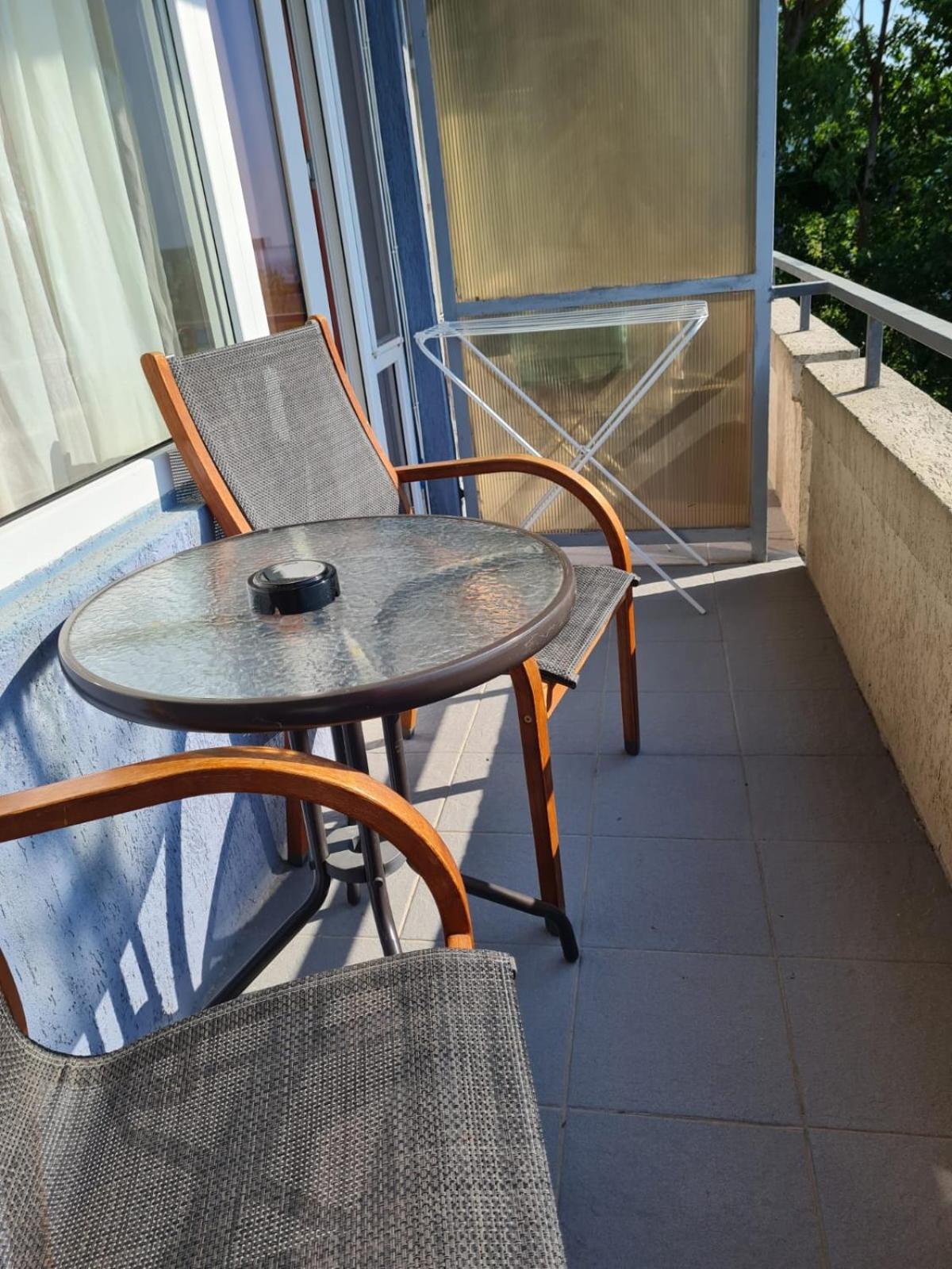 Queen Room with Pool View - Photo 7