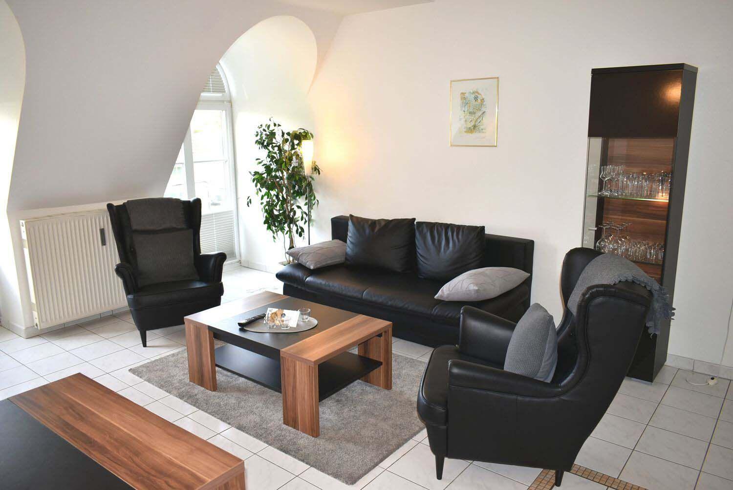 One-Bedroom Apartment with Balcony photo 1