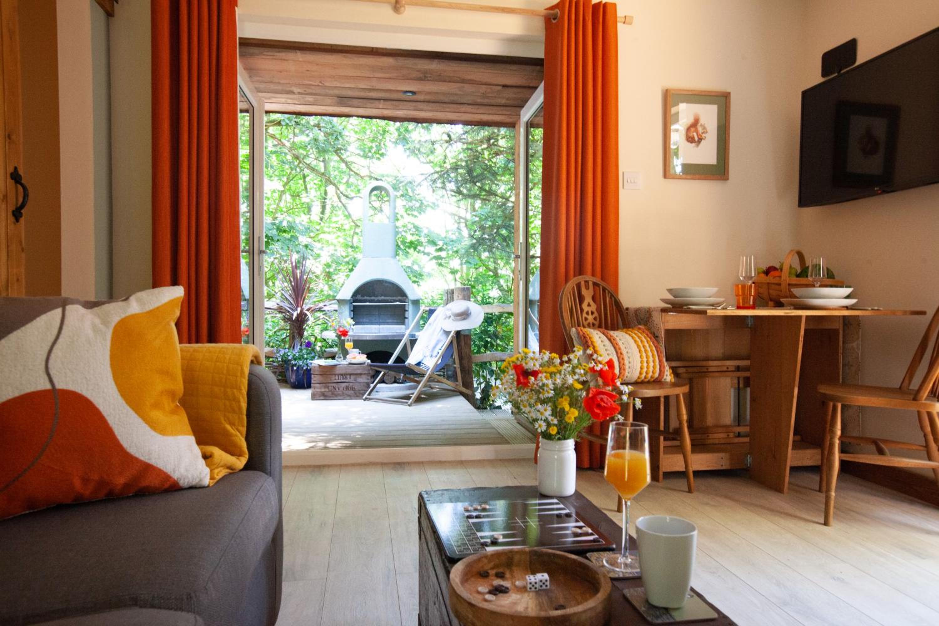 One-Bedroom Chalet - Hedgehog photo 1