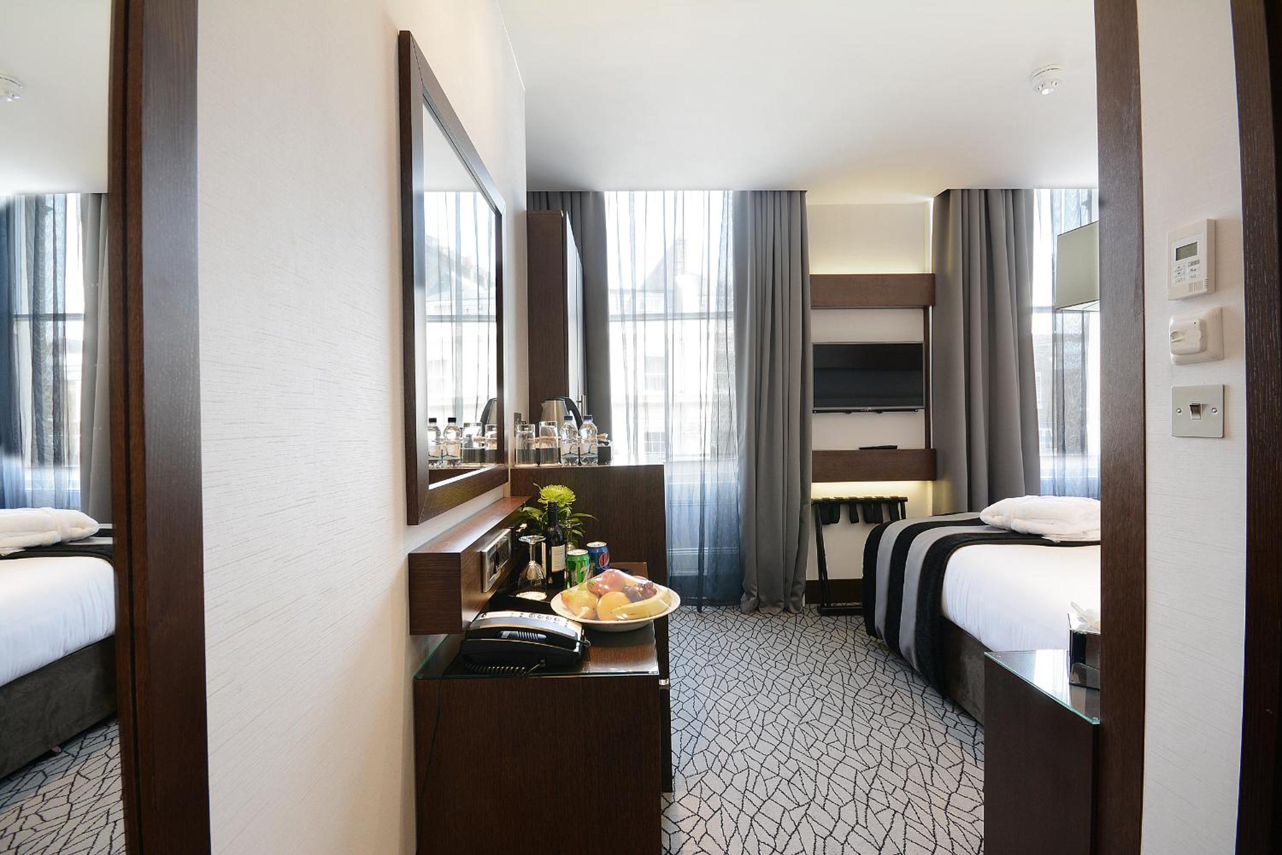 Deluxe Triple Room photo 3