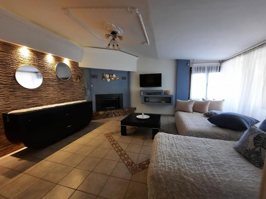 One-Bedroom House photo 1