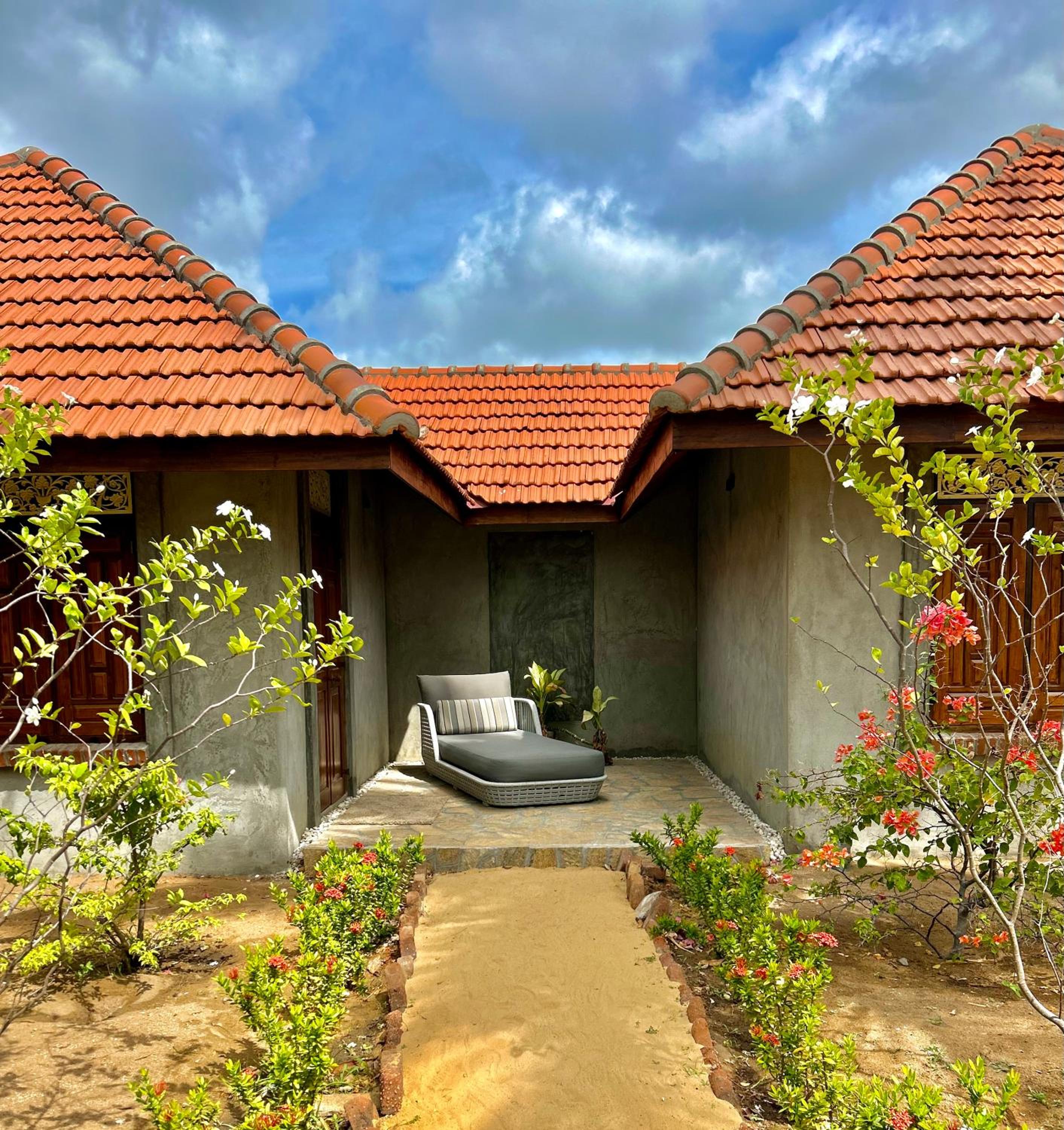 Deluxe Bungalow with Garden View photo 3