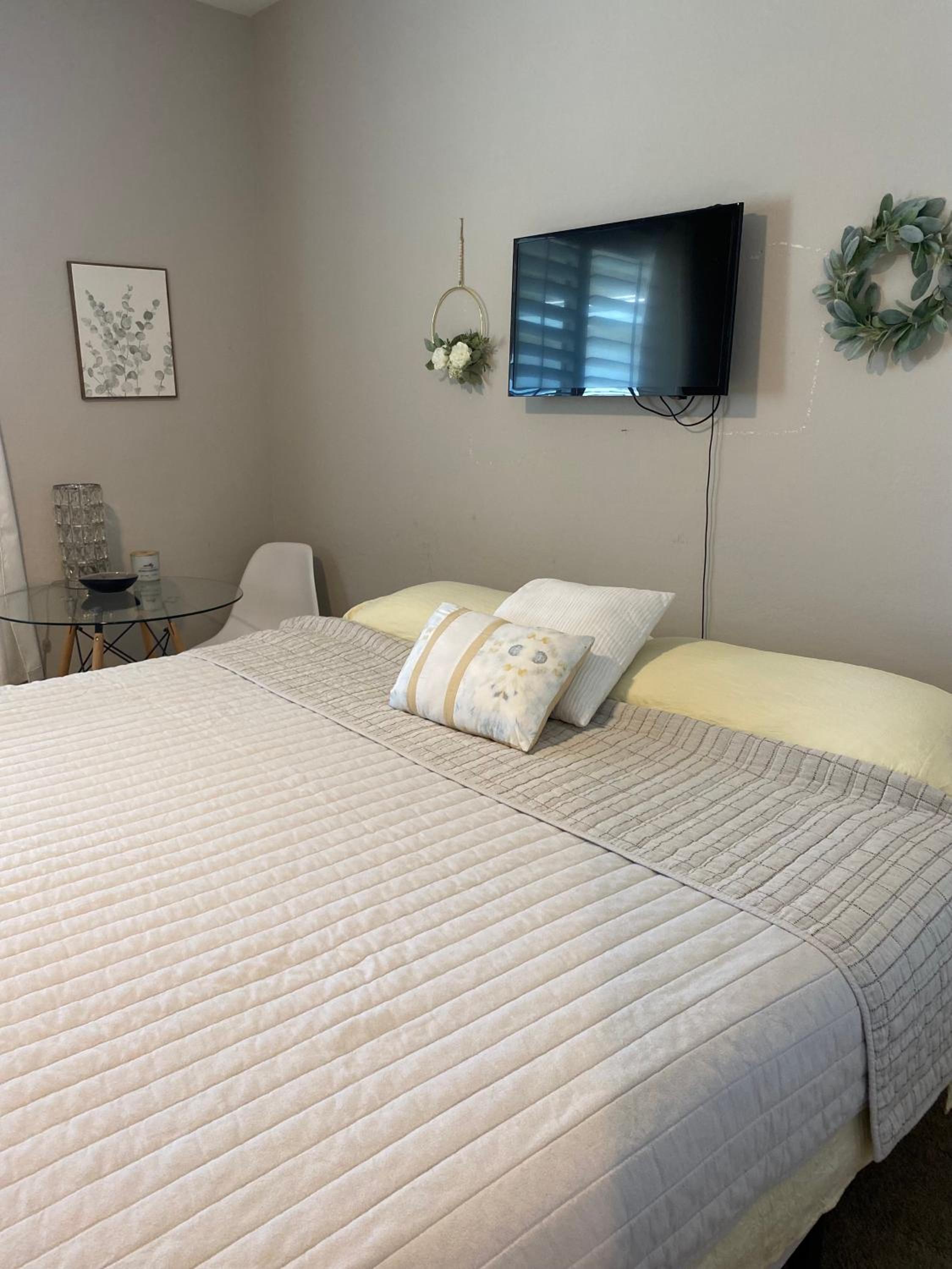 Deluxe King Room photo 1
