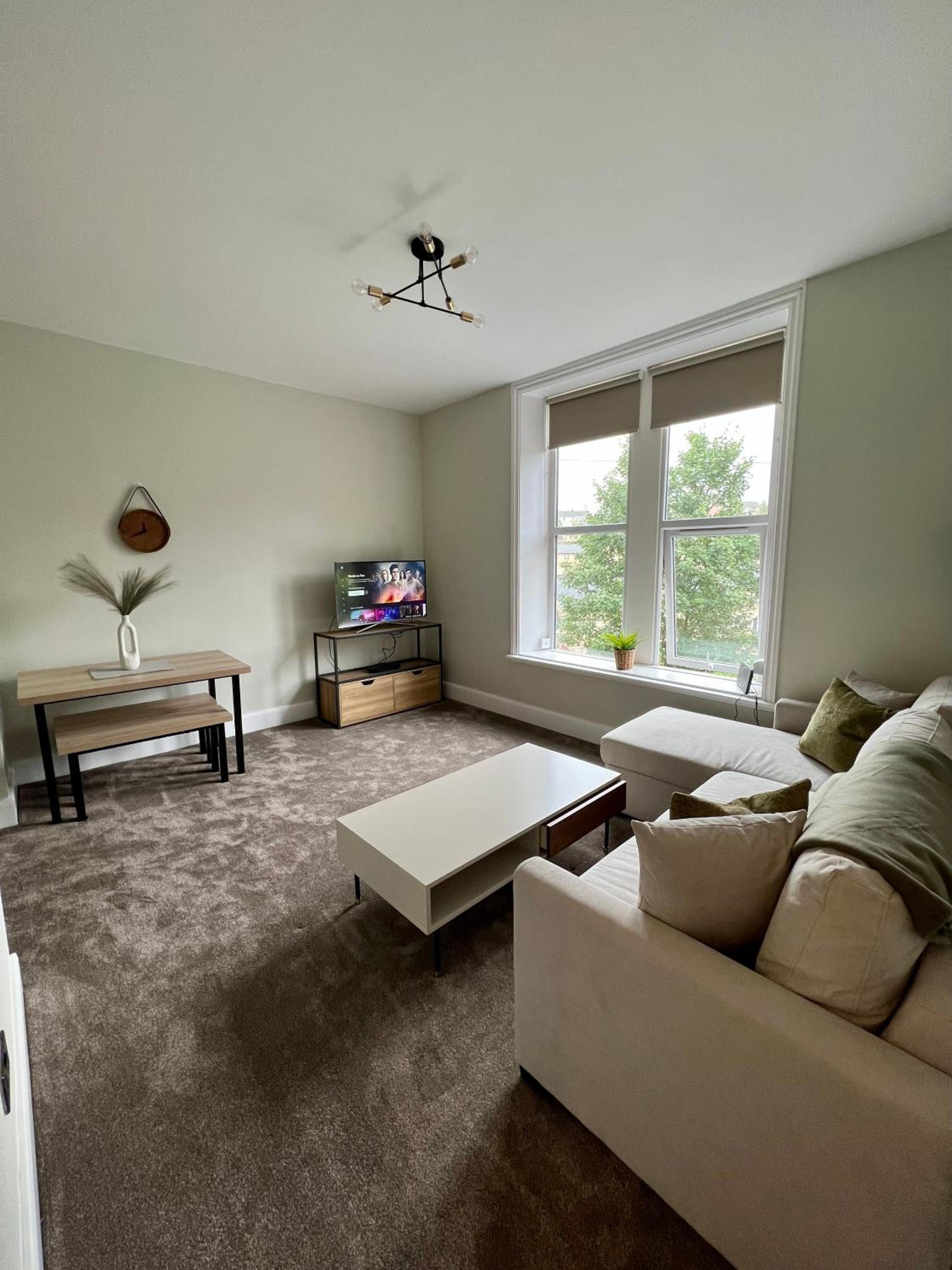 One-Bedroom Apartment photo 2