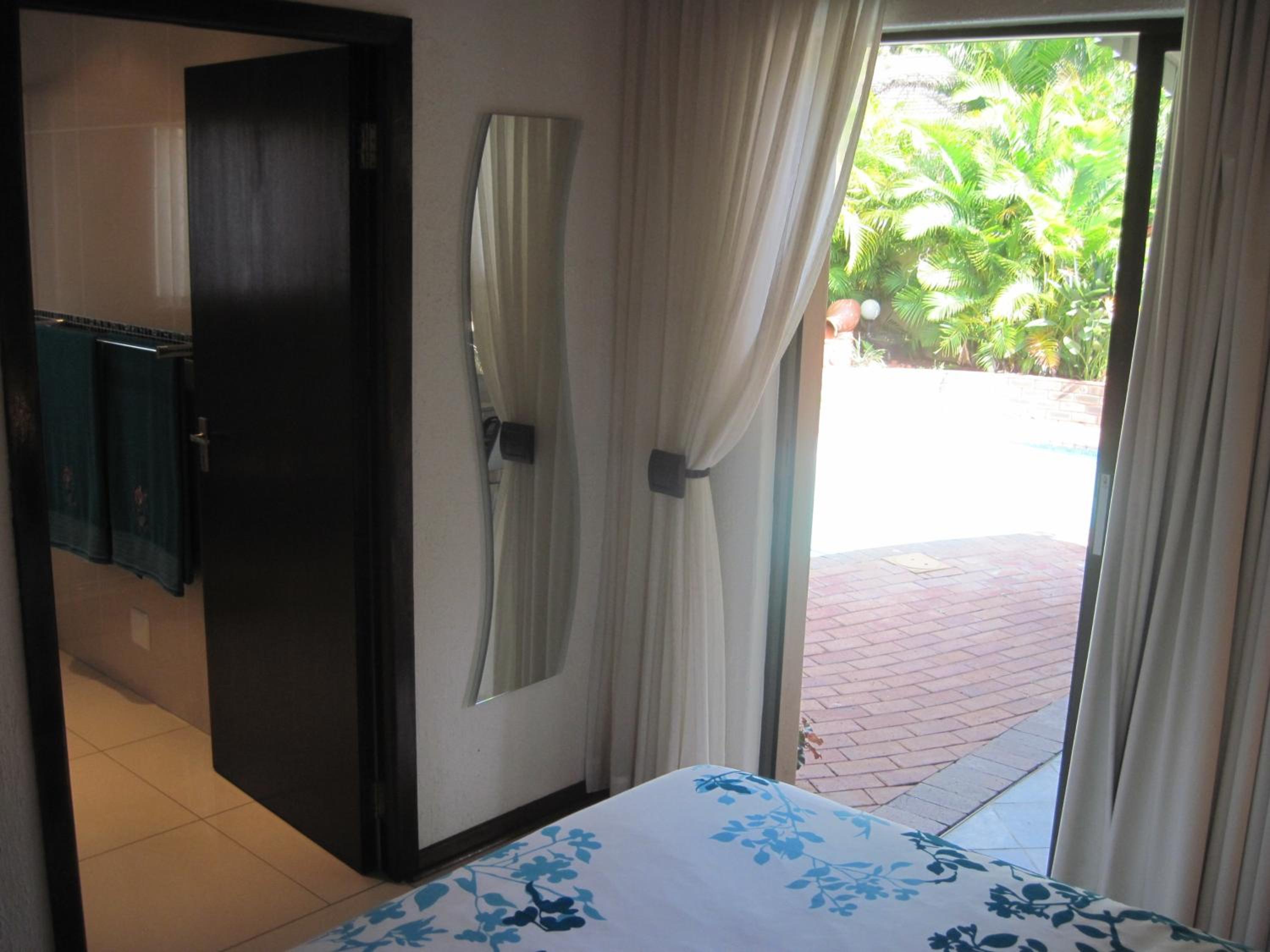 Standard Double Room with Private Bathroom photo 2