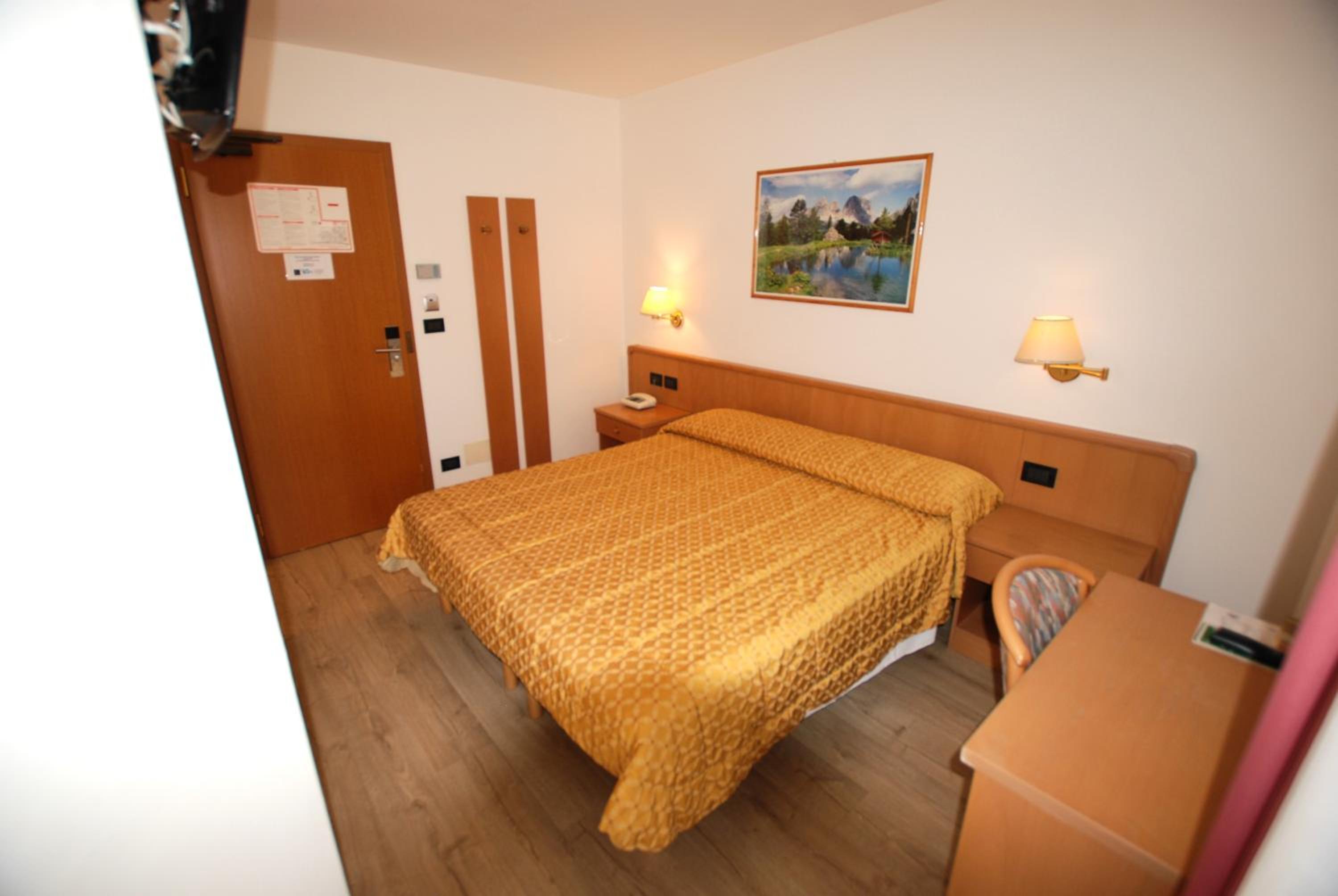 Standard Double Room - Photo 1
