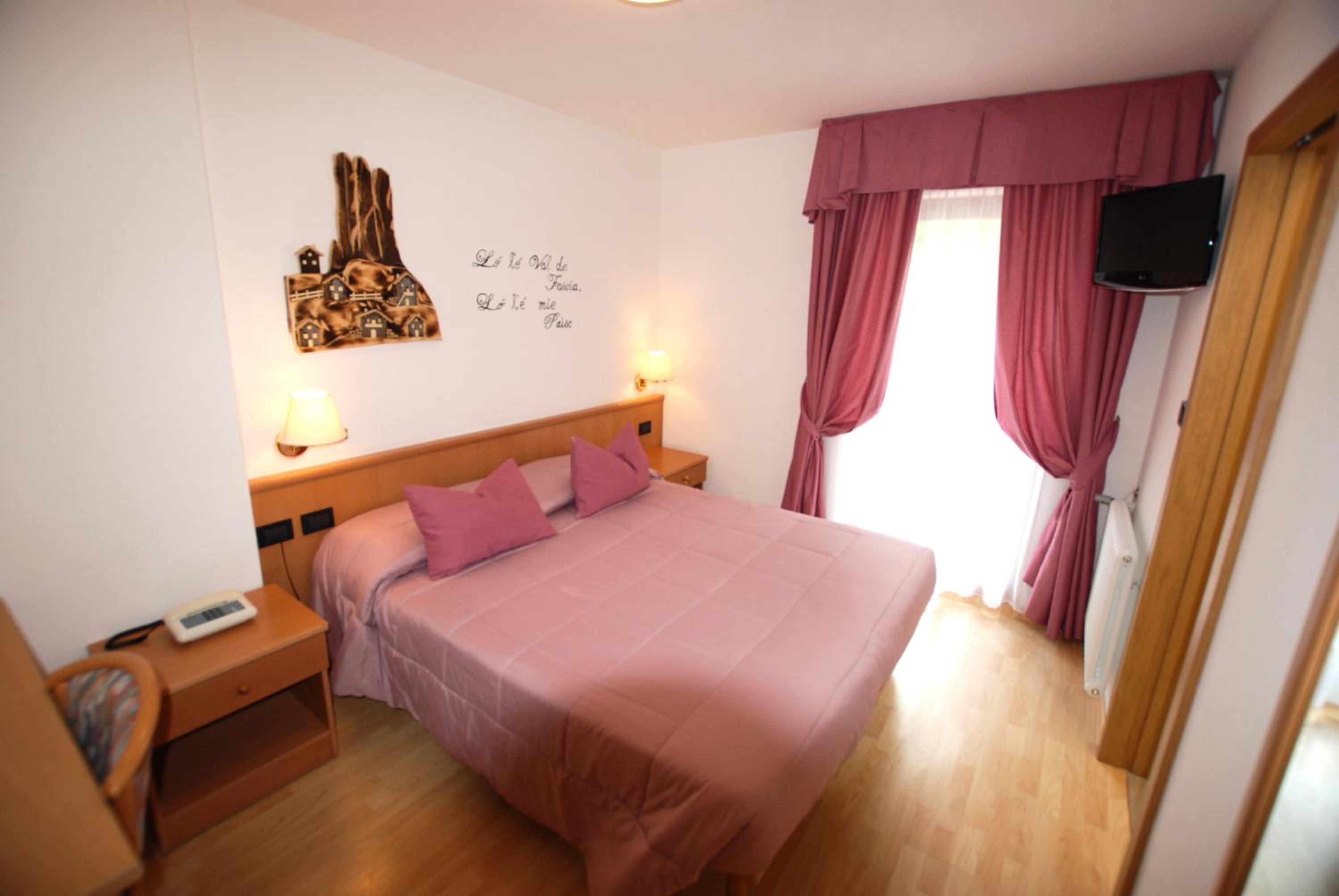 Standard Double Room - Photo 2
