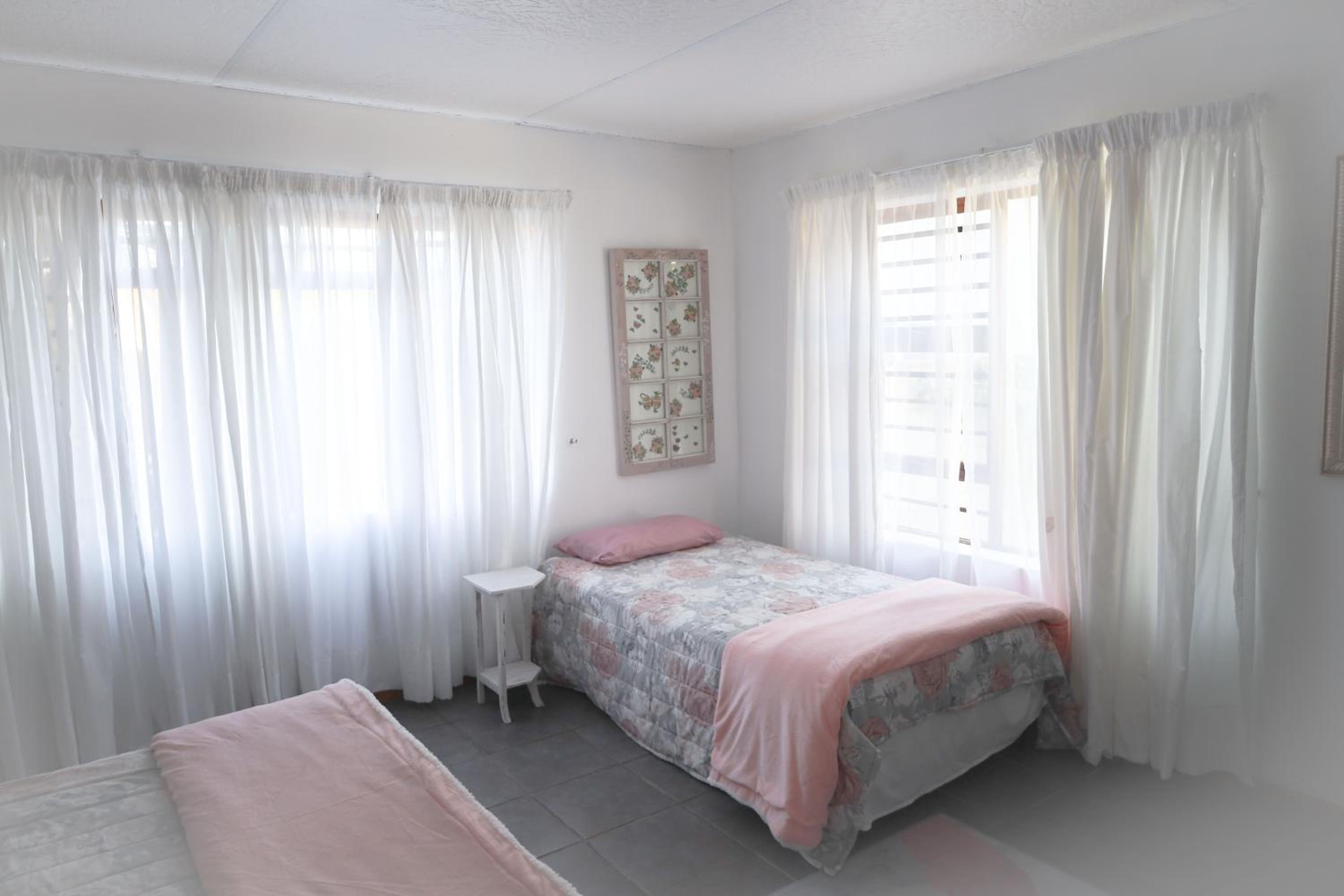 Four-Bedroom House photo 1