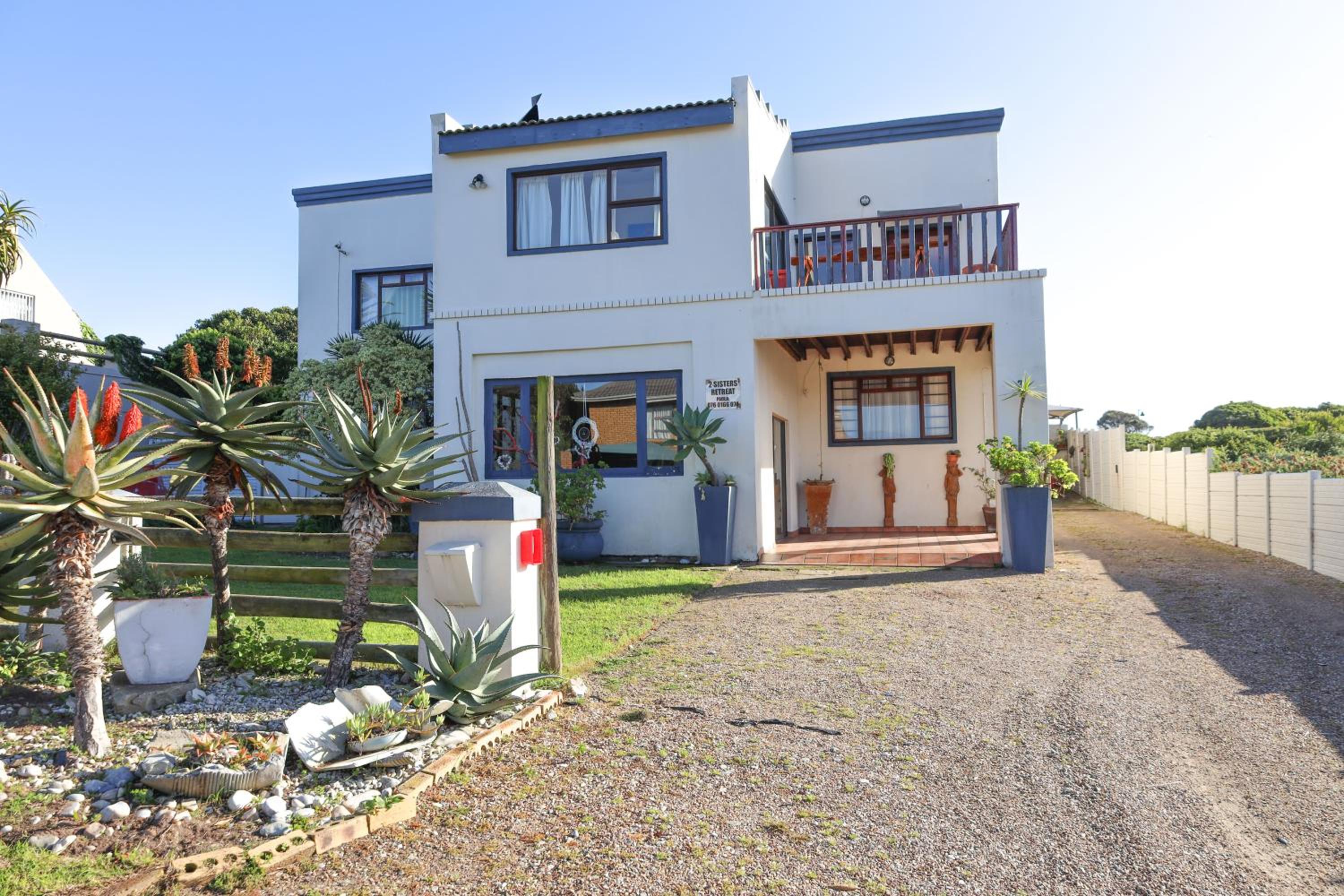 Four-Bedroom House photo 2