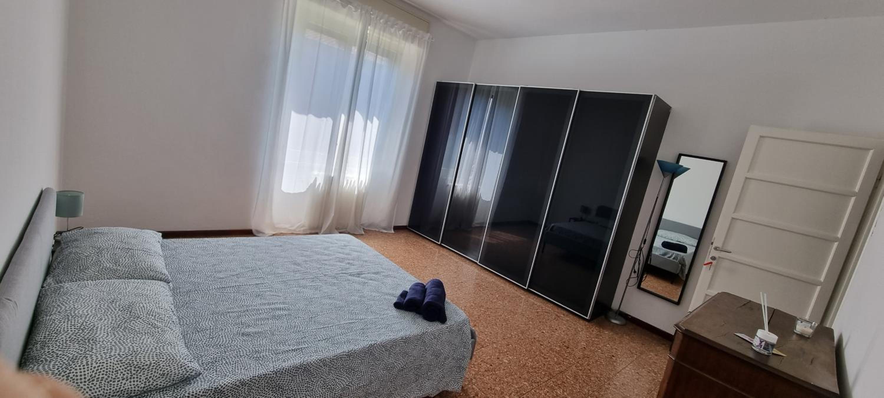 Two-Bedroom Apartment - Photo 2