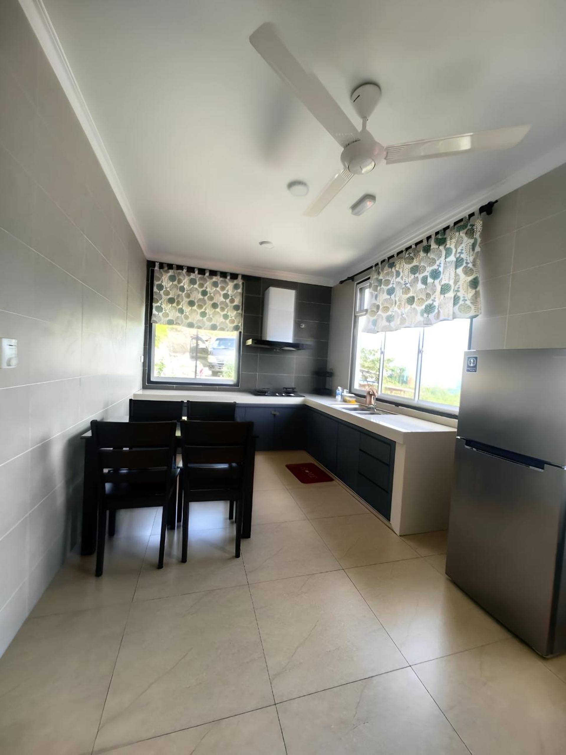 Family Room - Photo 38