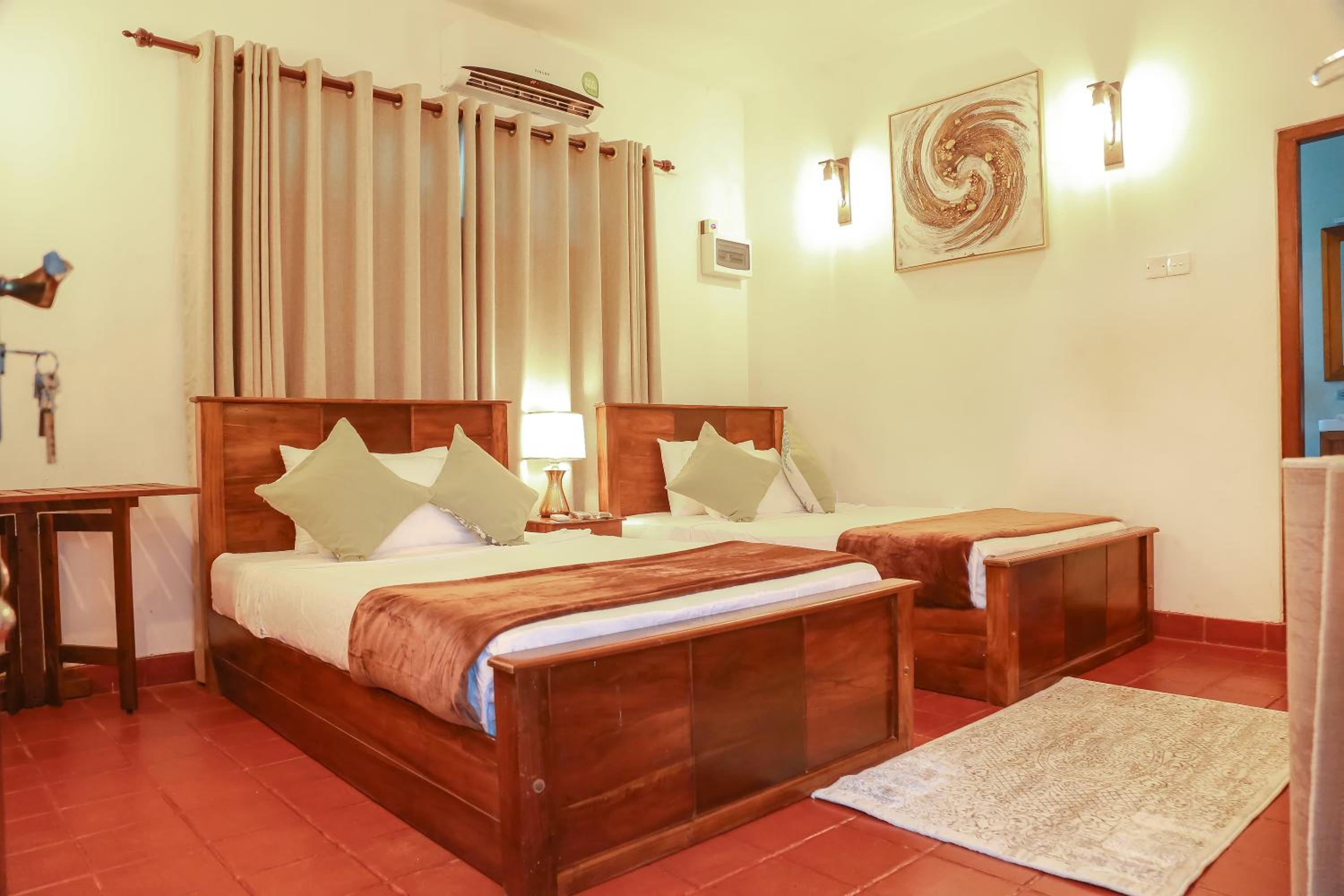 Large Twin Room photo 1