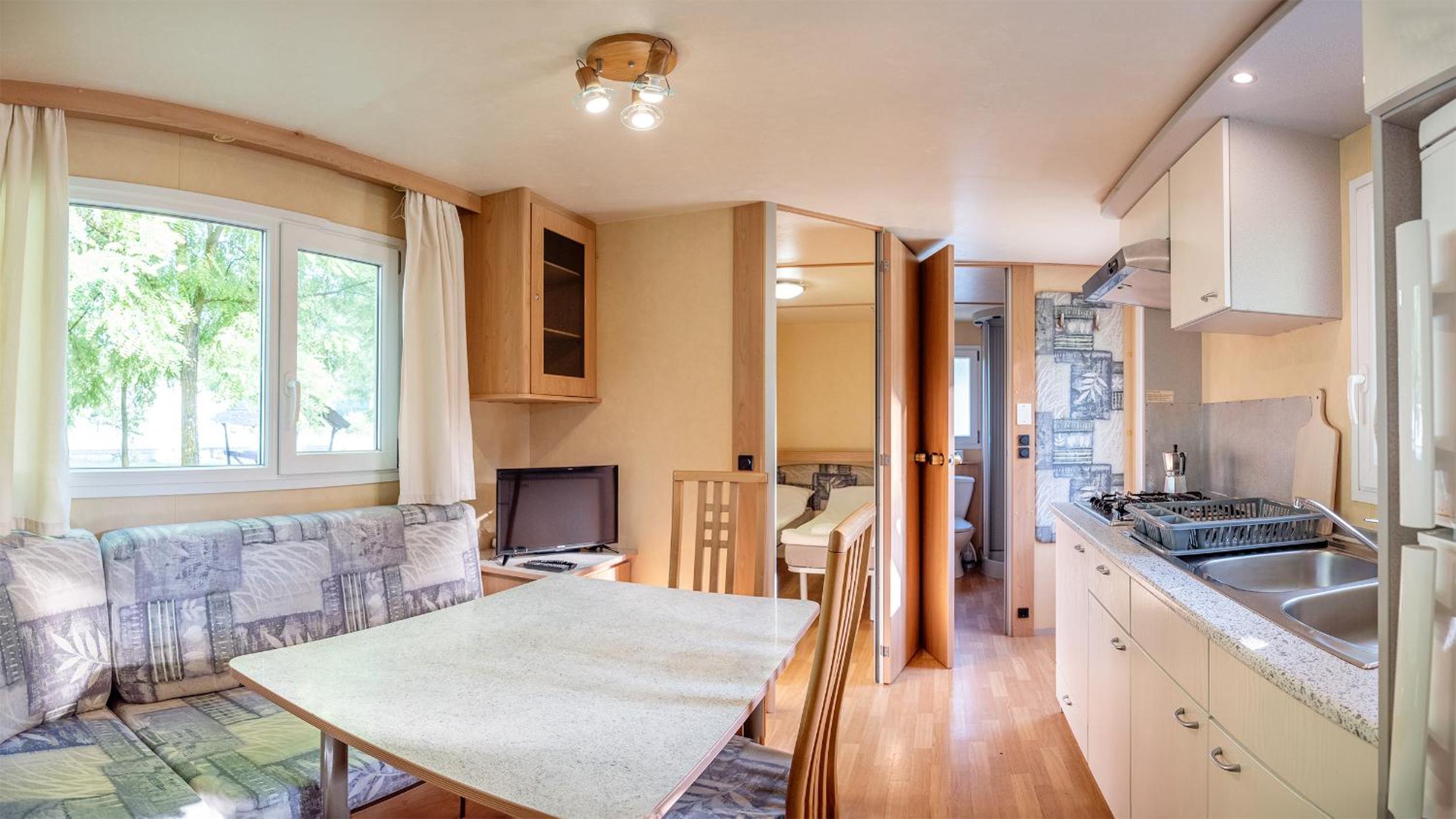 Mobile Home photo 1