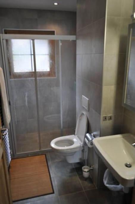 Three-Bedroom Apartment photo 2