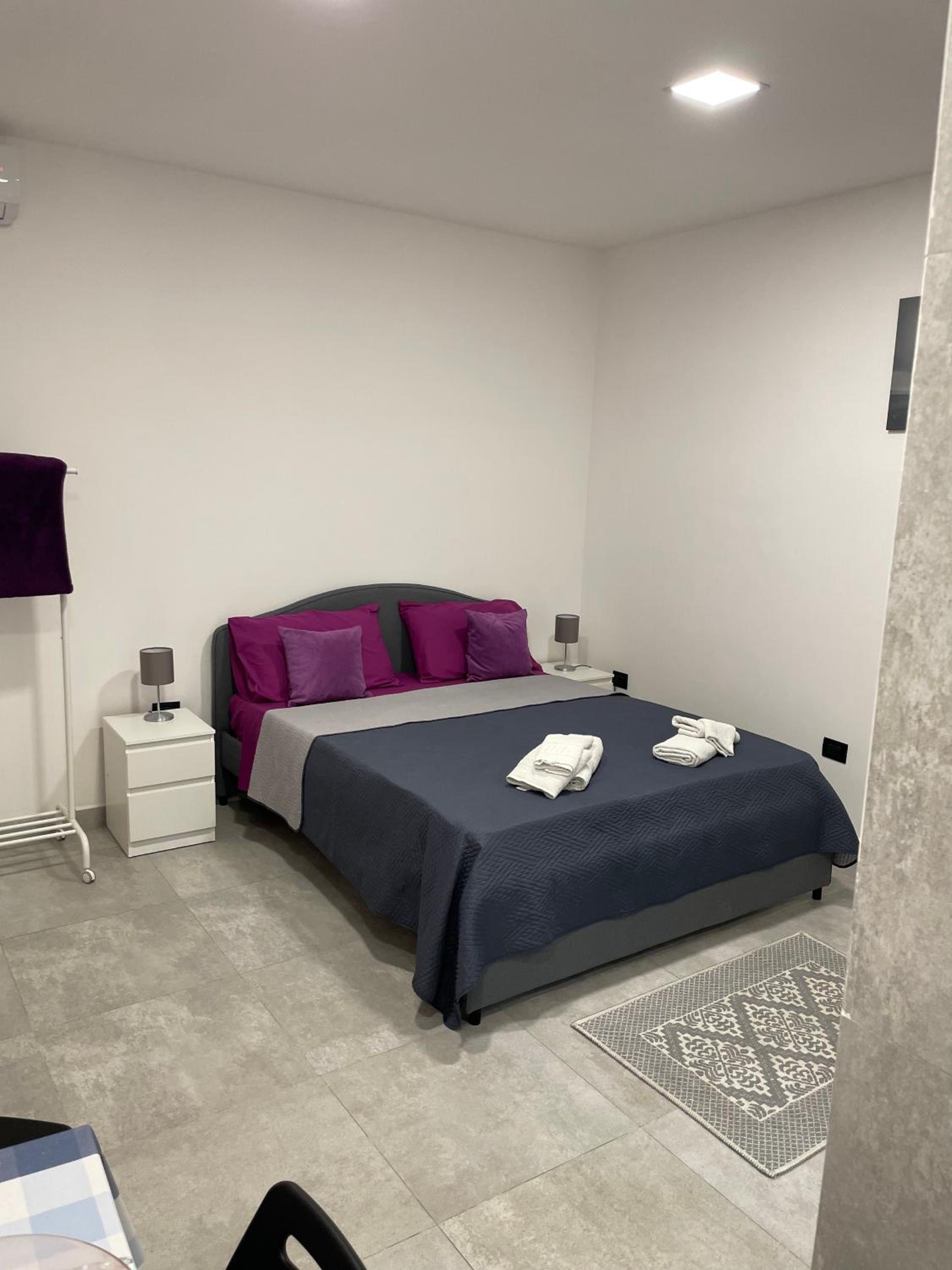 Standard Double Room - Photo 15