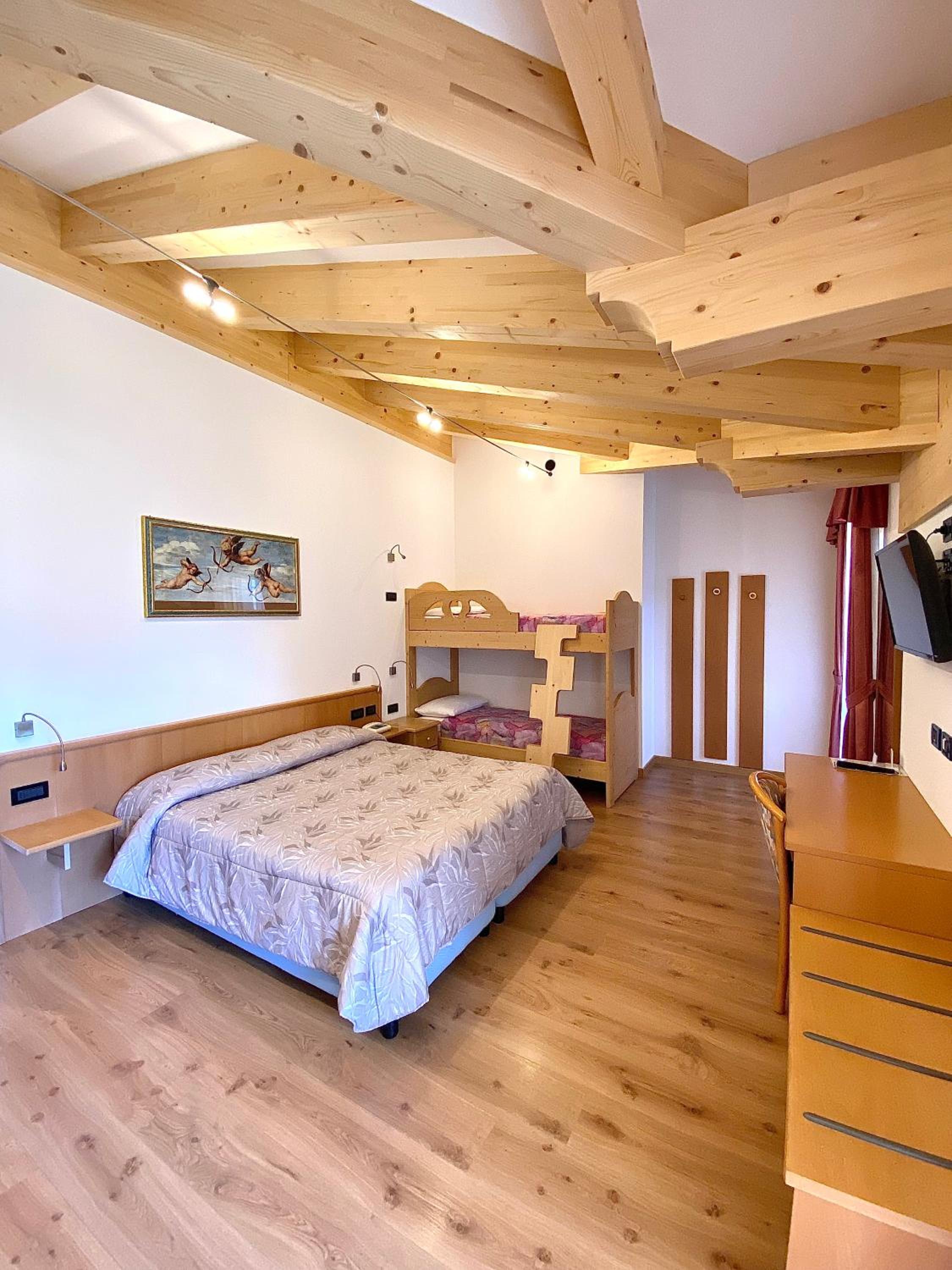Family Room with Mountain View photo 1