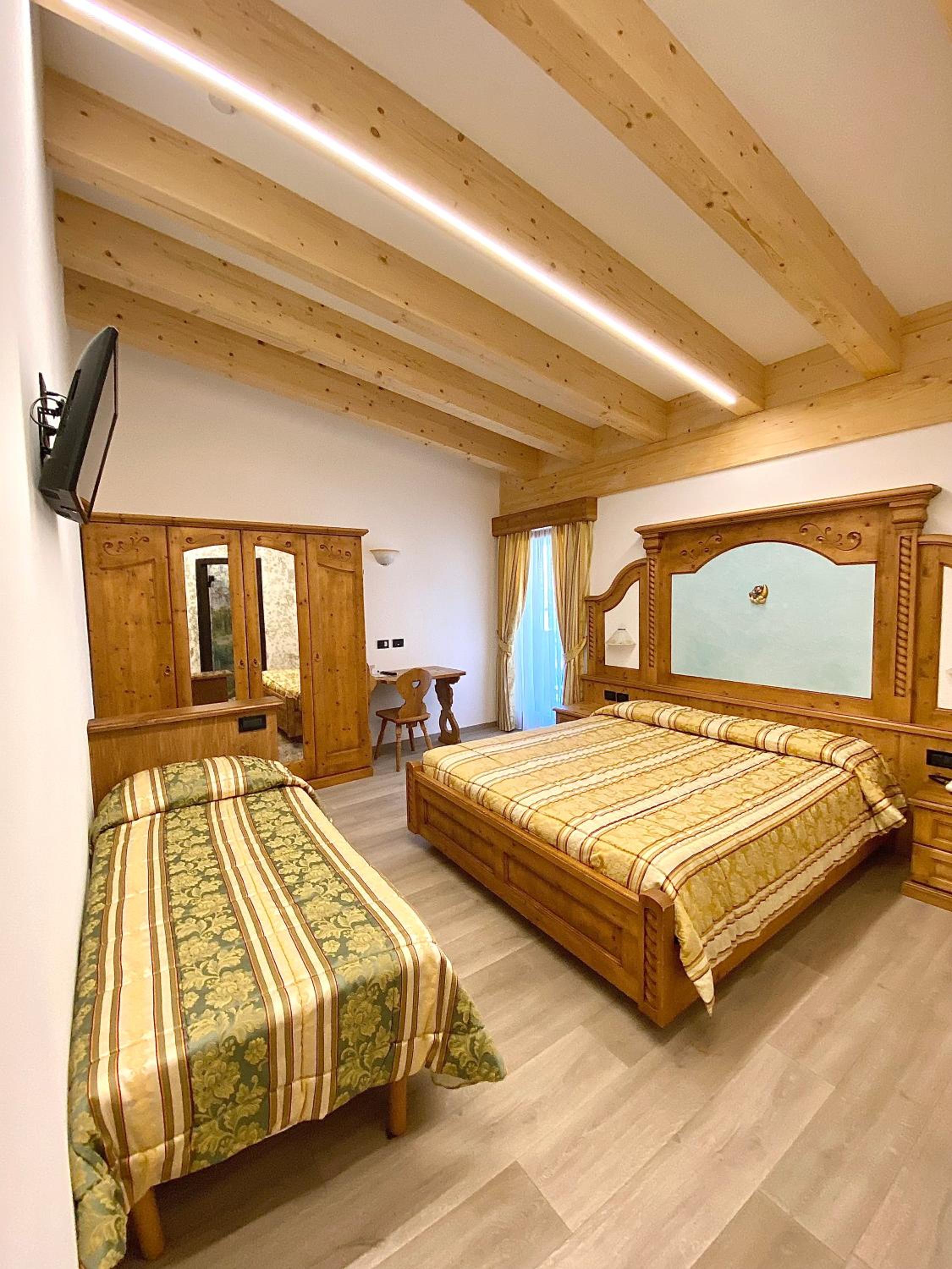 Deluxe Triple Room - Photo 1