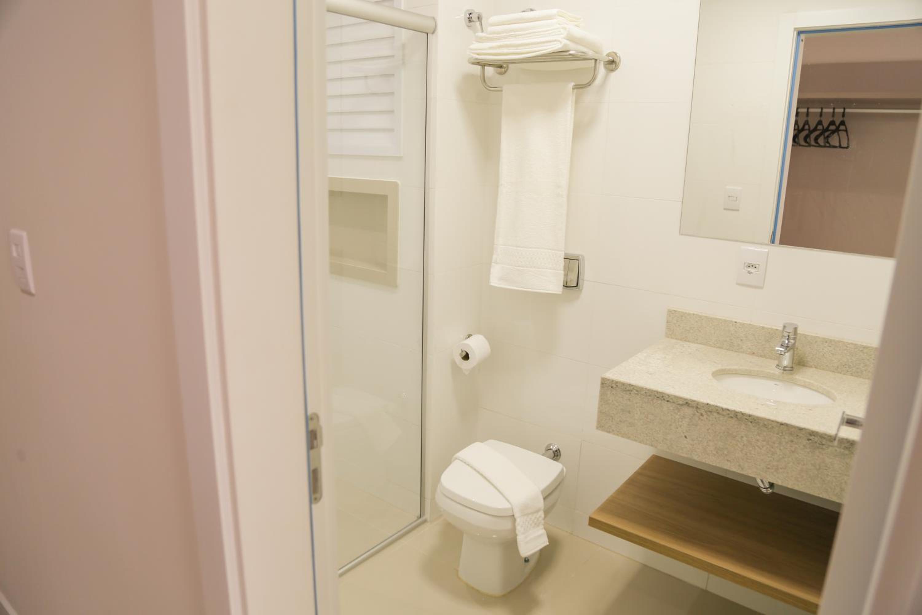 Standard Twin Room - Photo 2