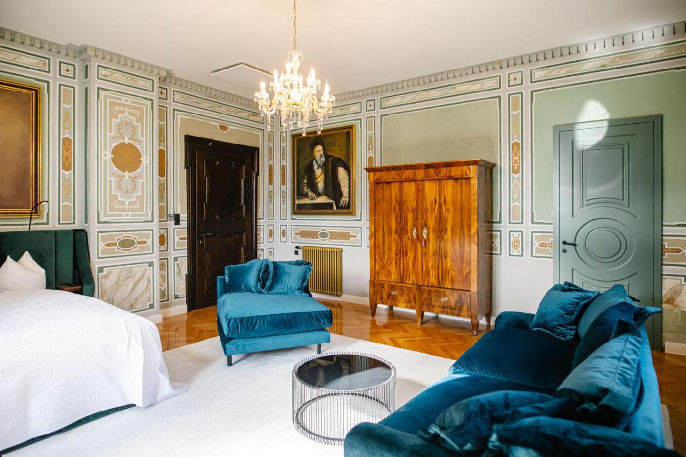 Deluxe Junior Suite - Photo 7