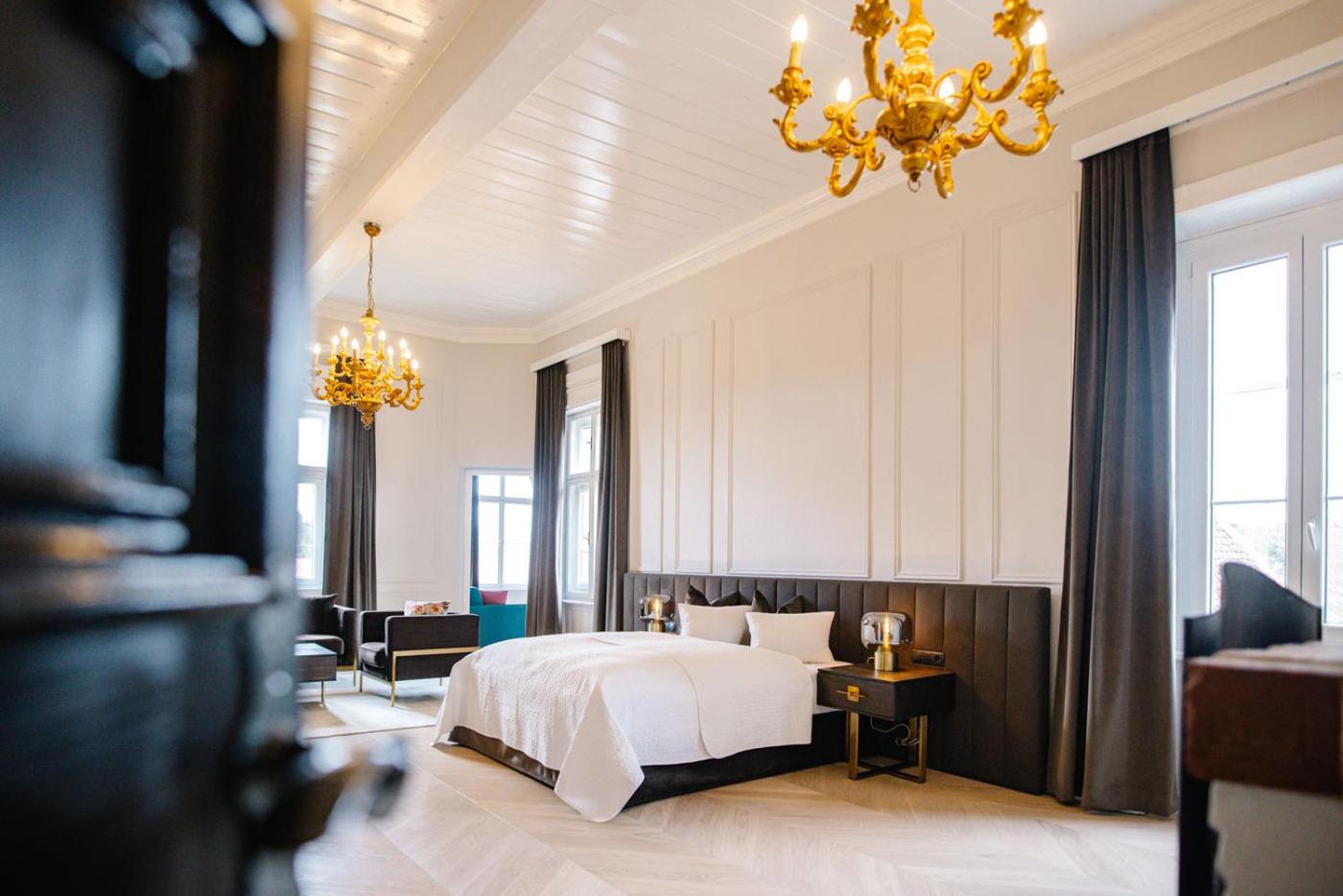 Suite - Photo 12