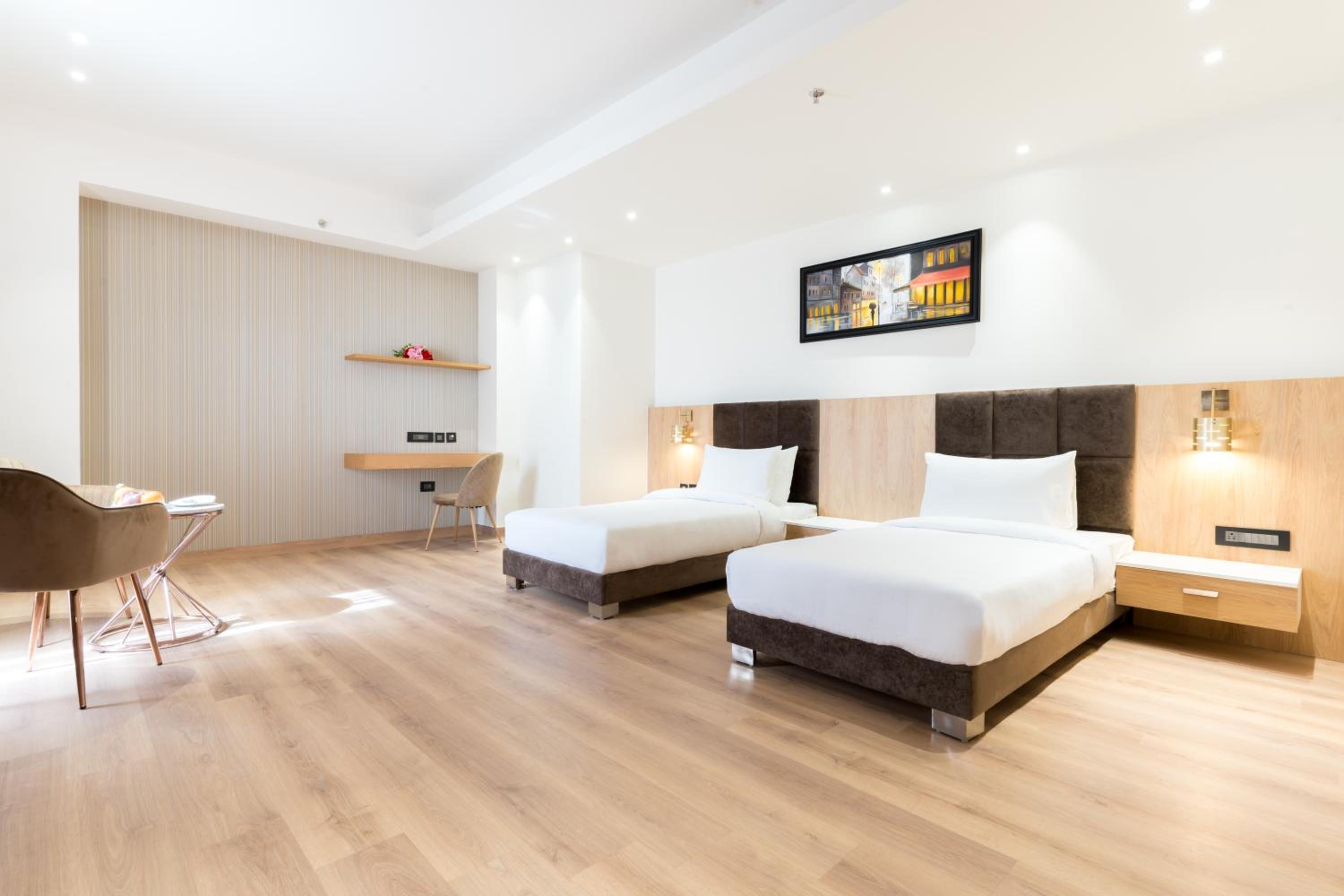 Deluxe Twin Room - Photo 6