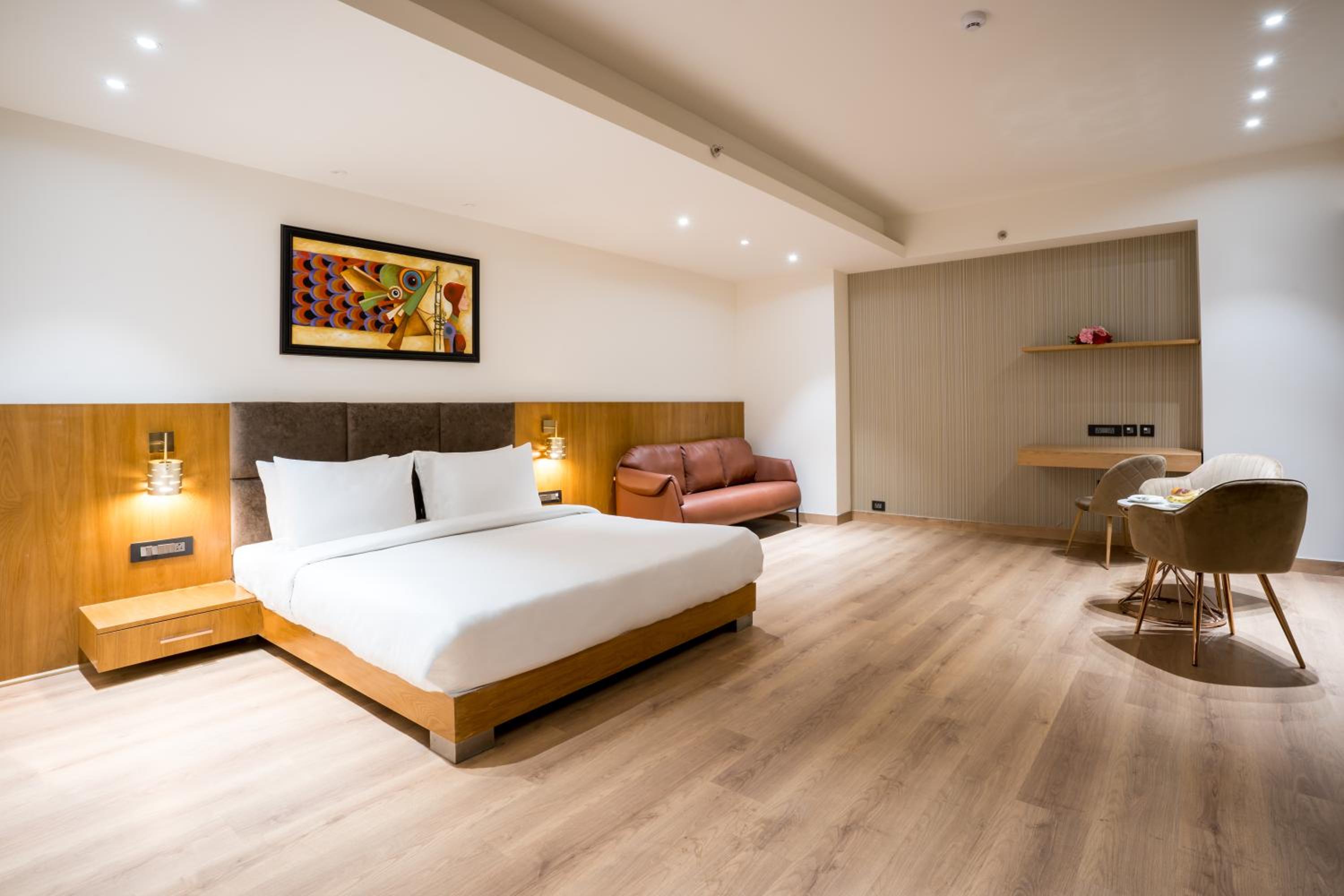 Deluxe King Room - Photo 4