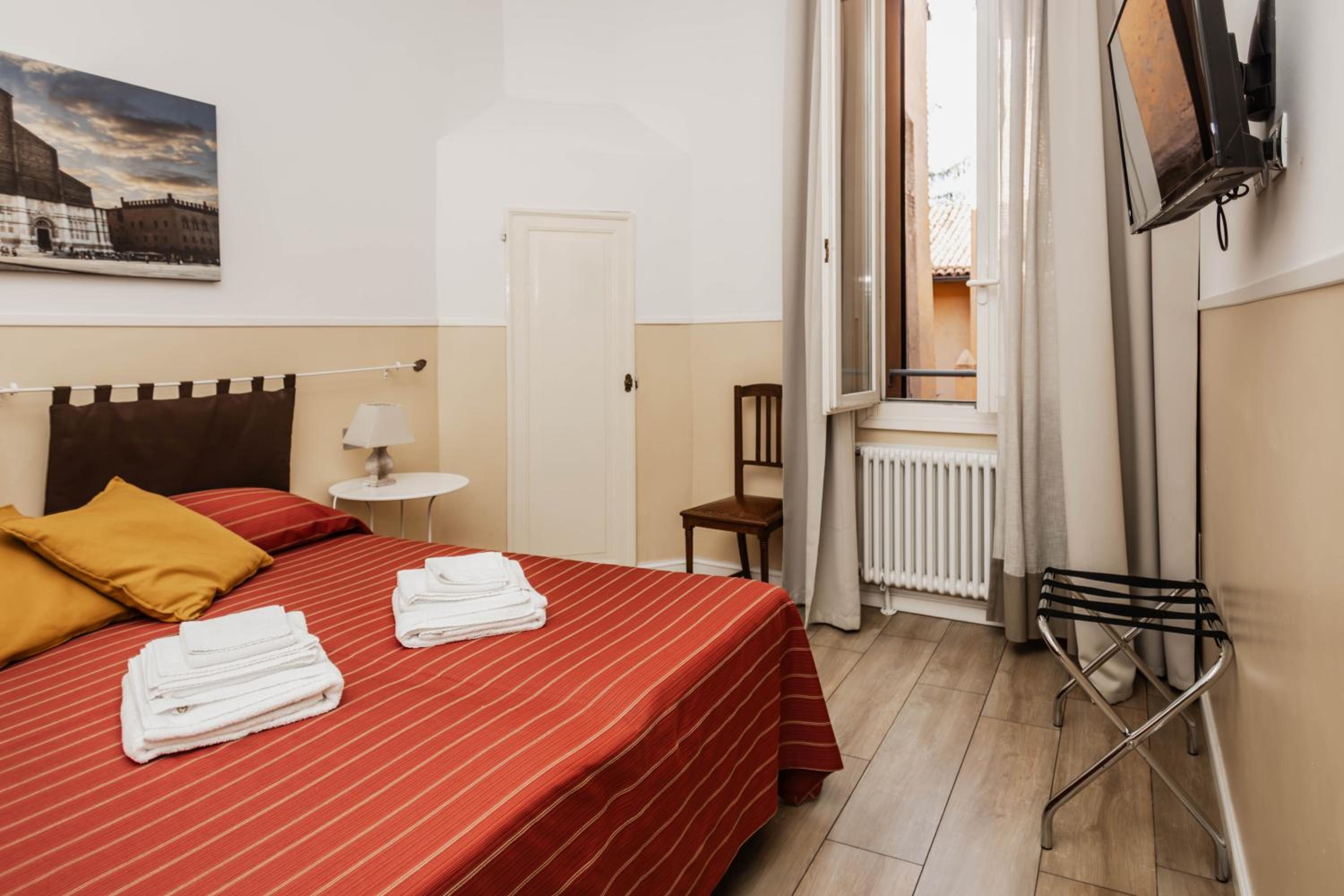 Double or Twin Room with Private Bathroom