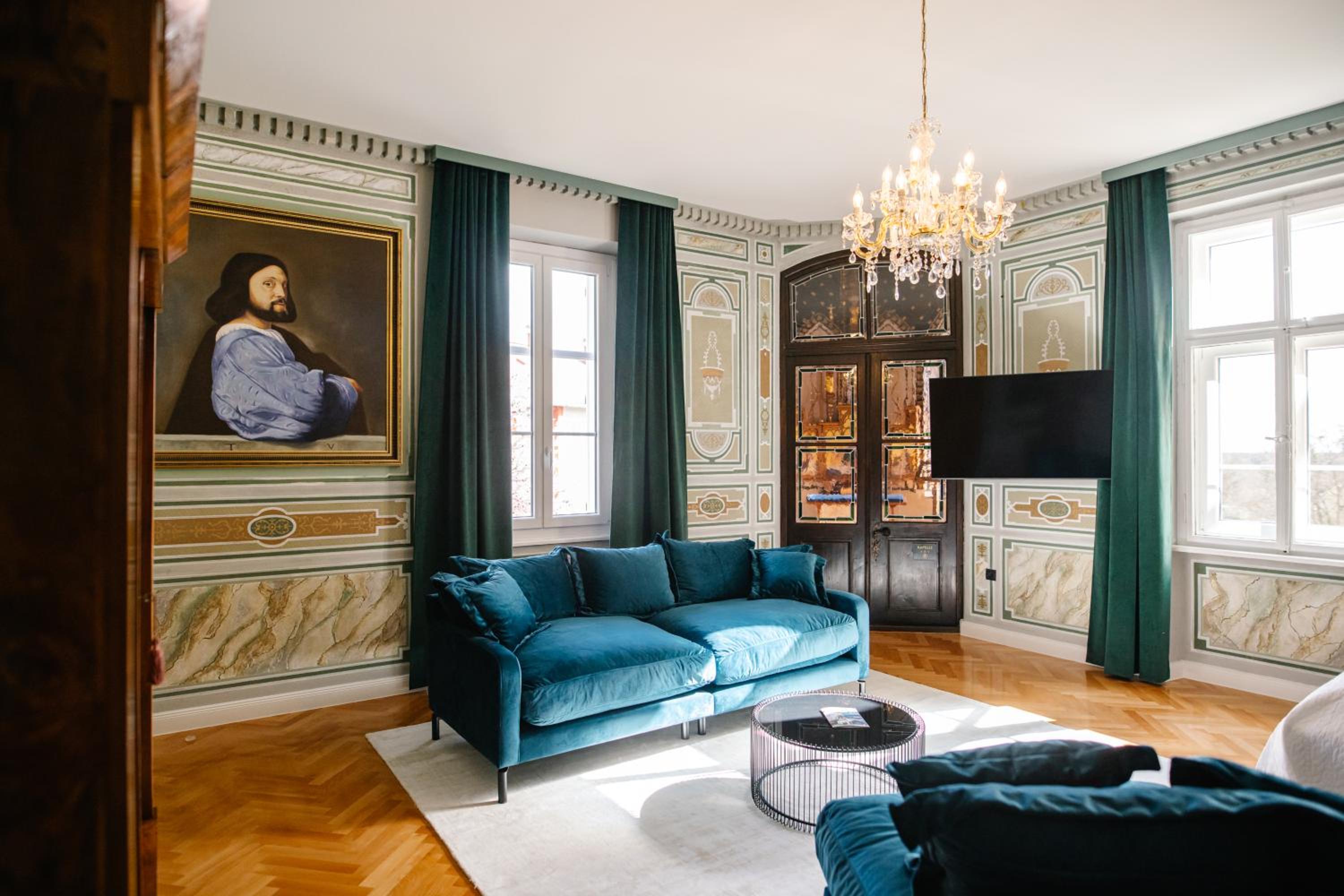 Deluxe Junior Suite - Photo 6
