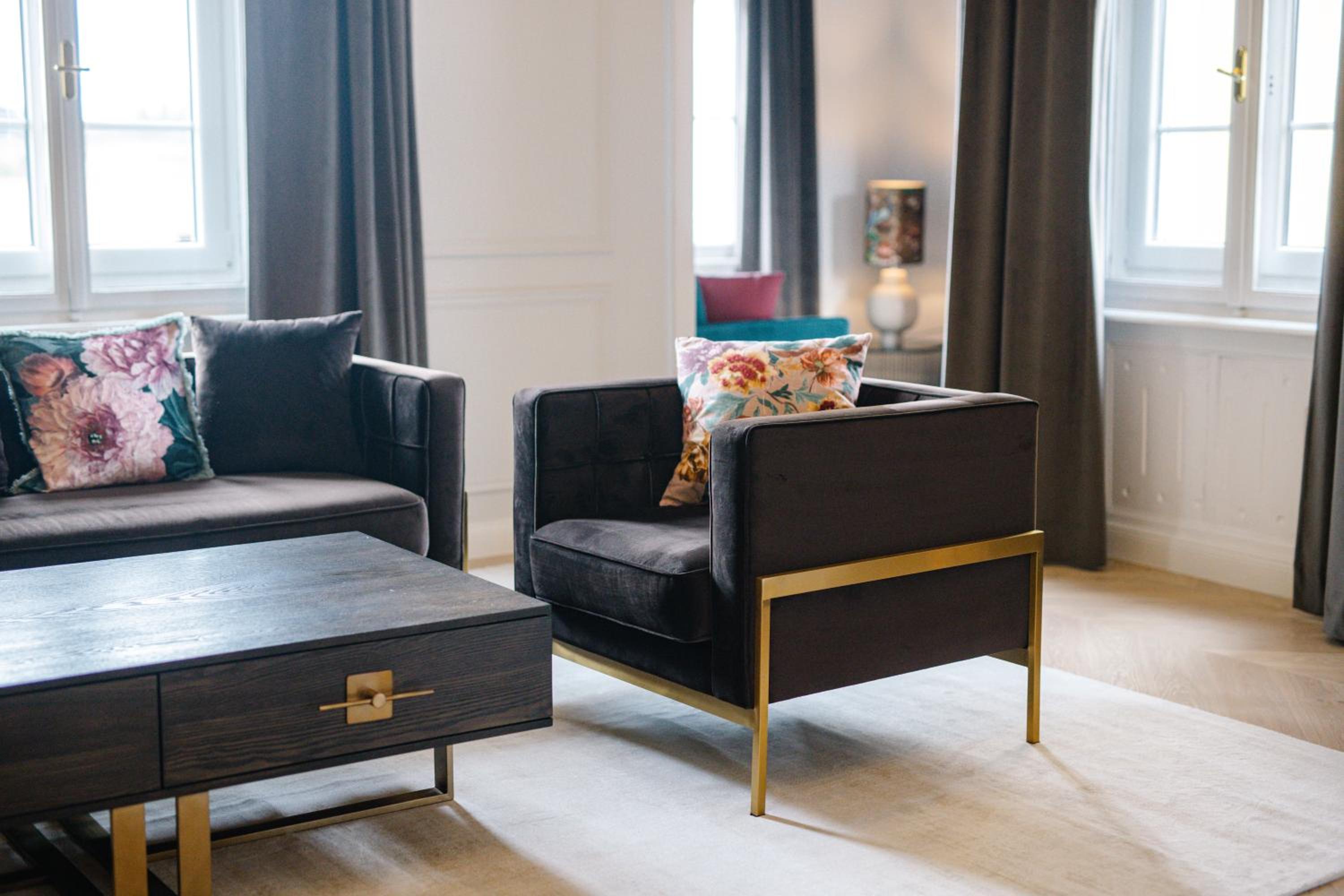 Suite - Photo 14