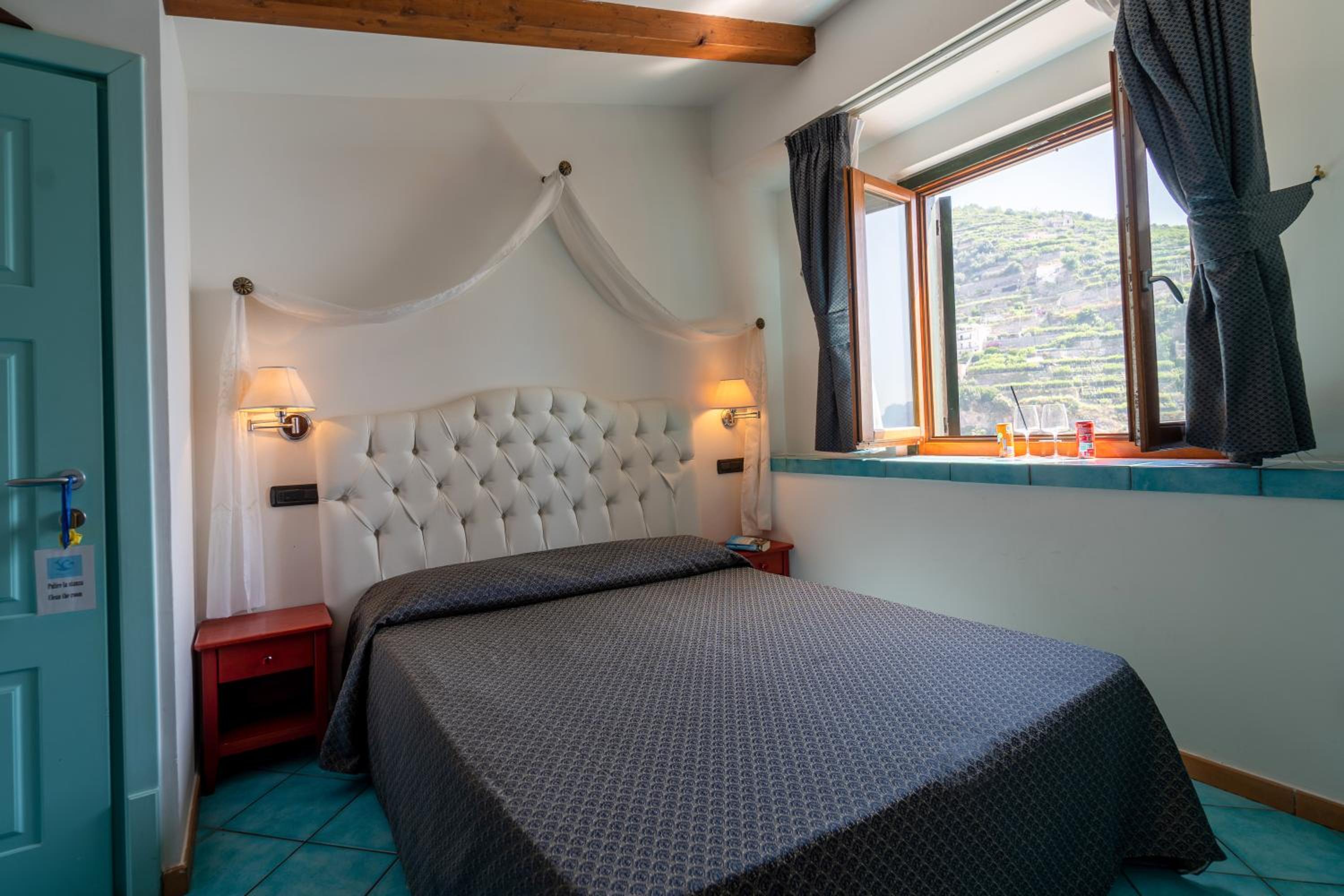 Double or Twin Room with Sea View