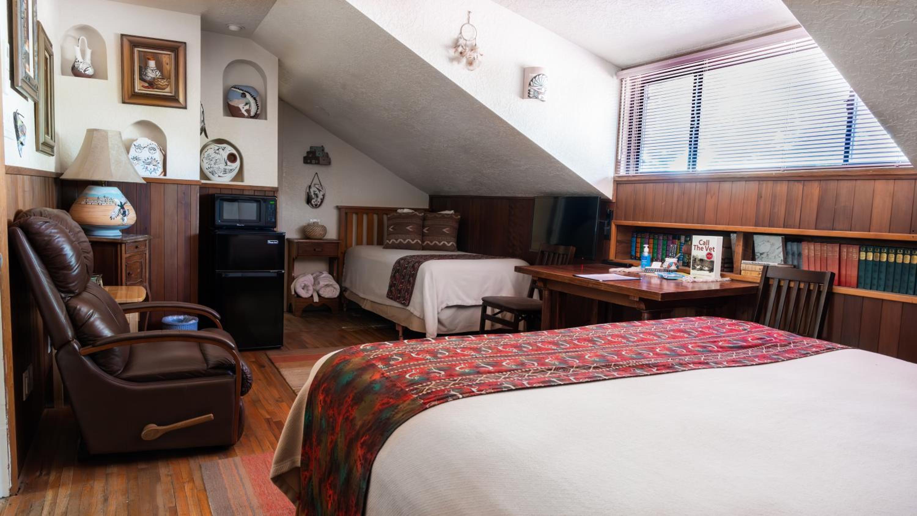 Deluxe Queen Suite photo 1