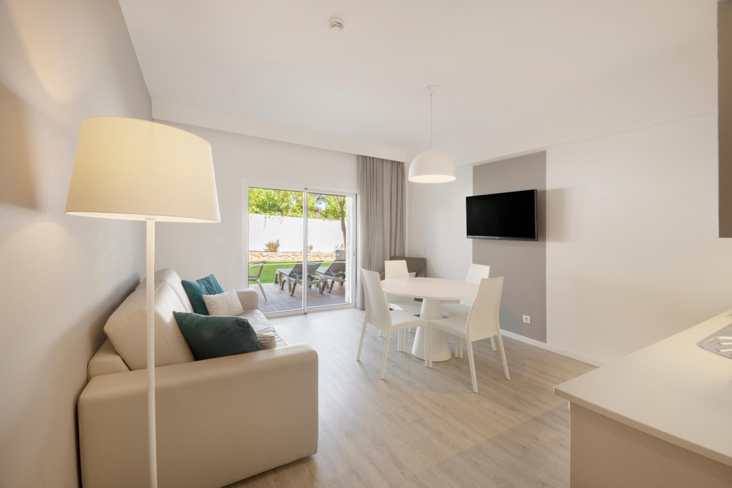 Premium Einzimmerwohnung mit direktem Zugang zum Garten