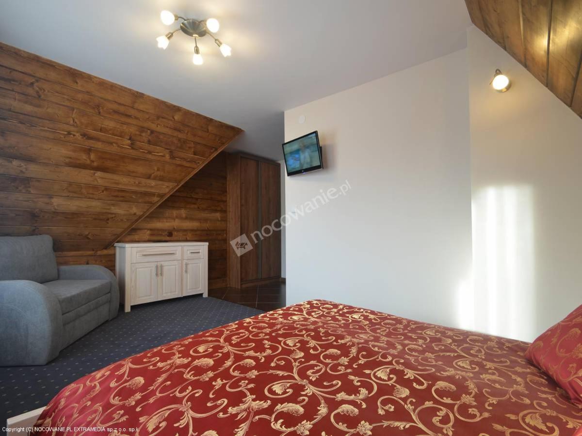 Deluxe Double Room (2 Adults + 1 Child) photo 2