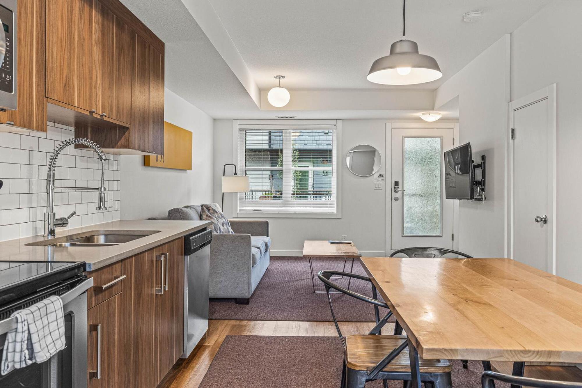 Two-Bedroom Apartment - Self Check-In  photo 1