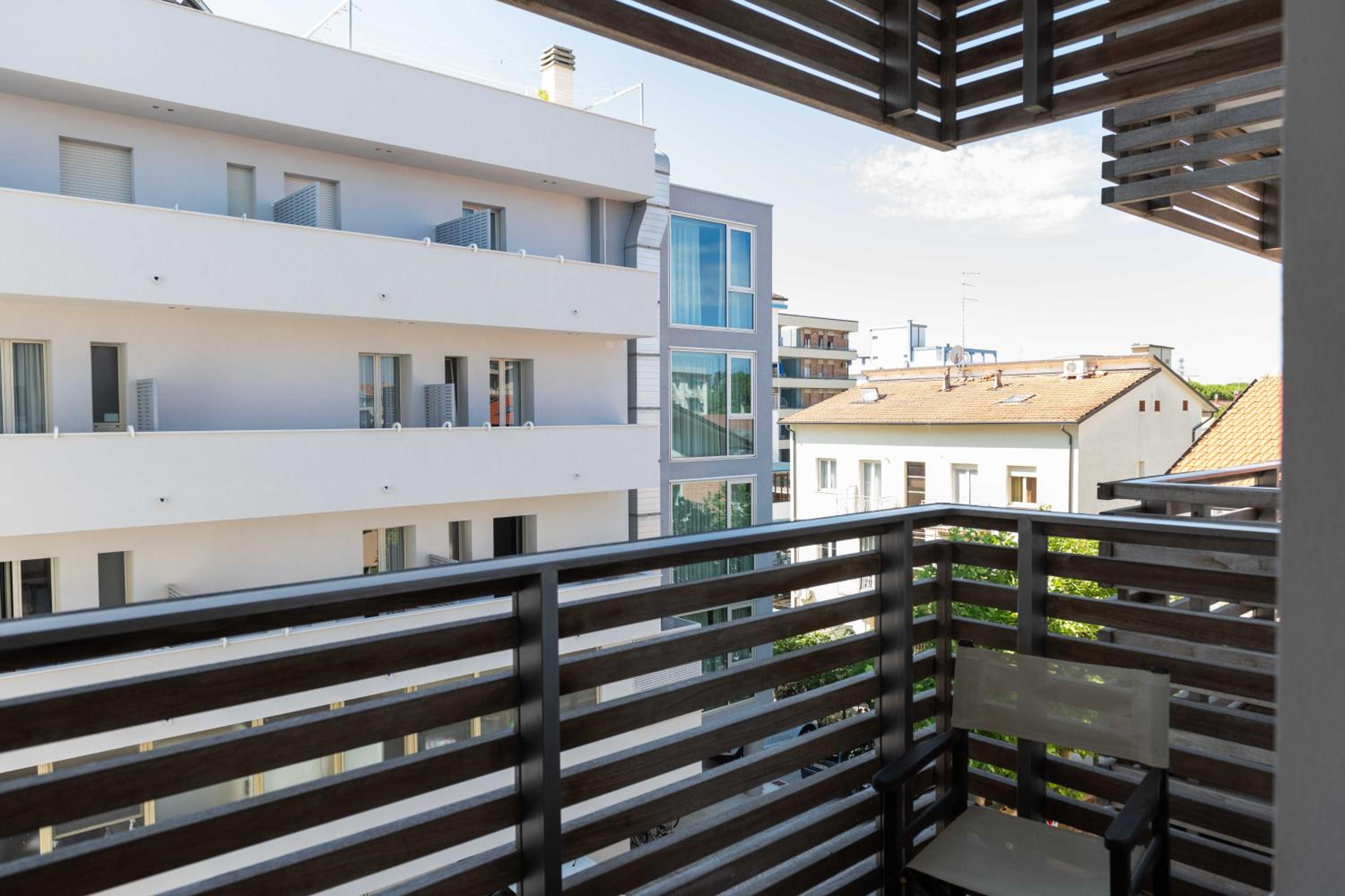 Triple Room with Balcony - Photo 16