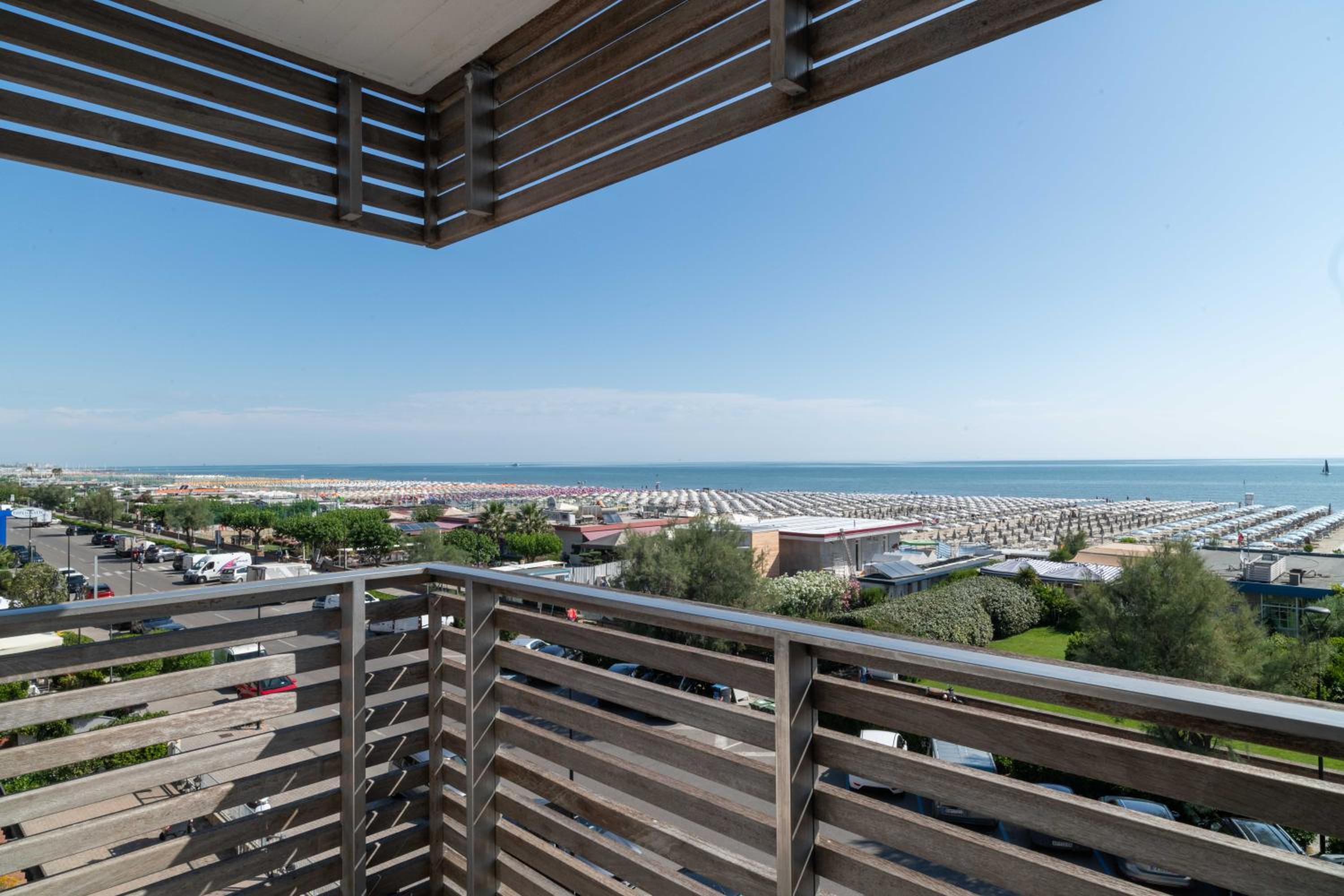 Deluxe Triple Room with Sea View - Photo 5