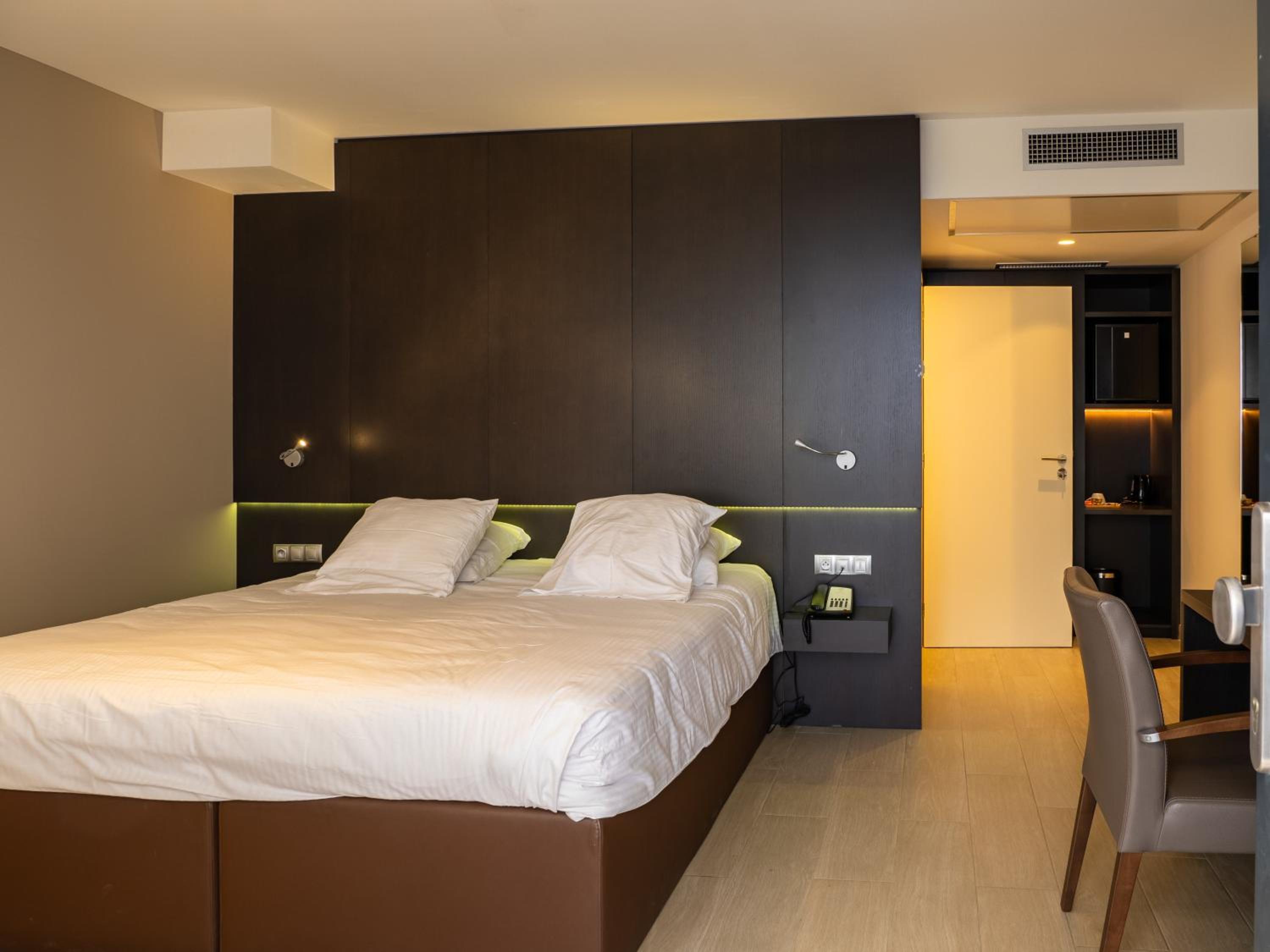 Standard Double Room photo 2