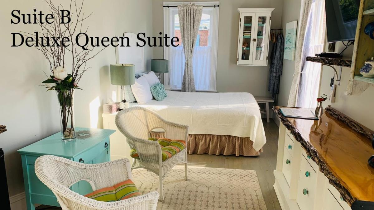 Deluxe Queen Suite