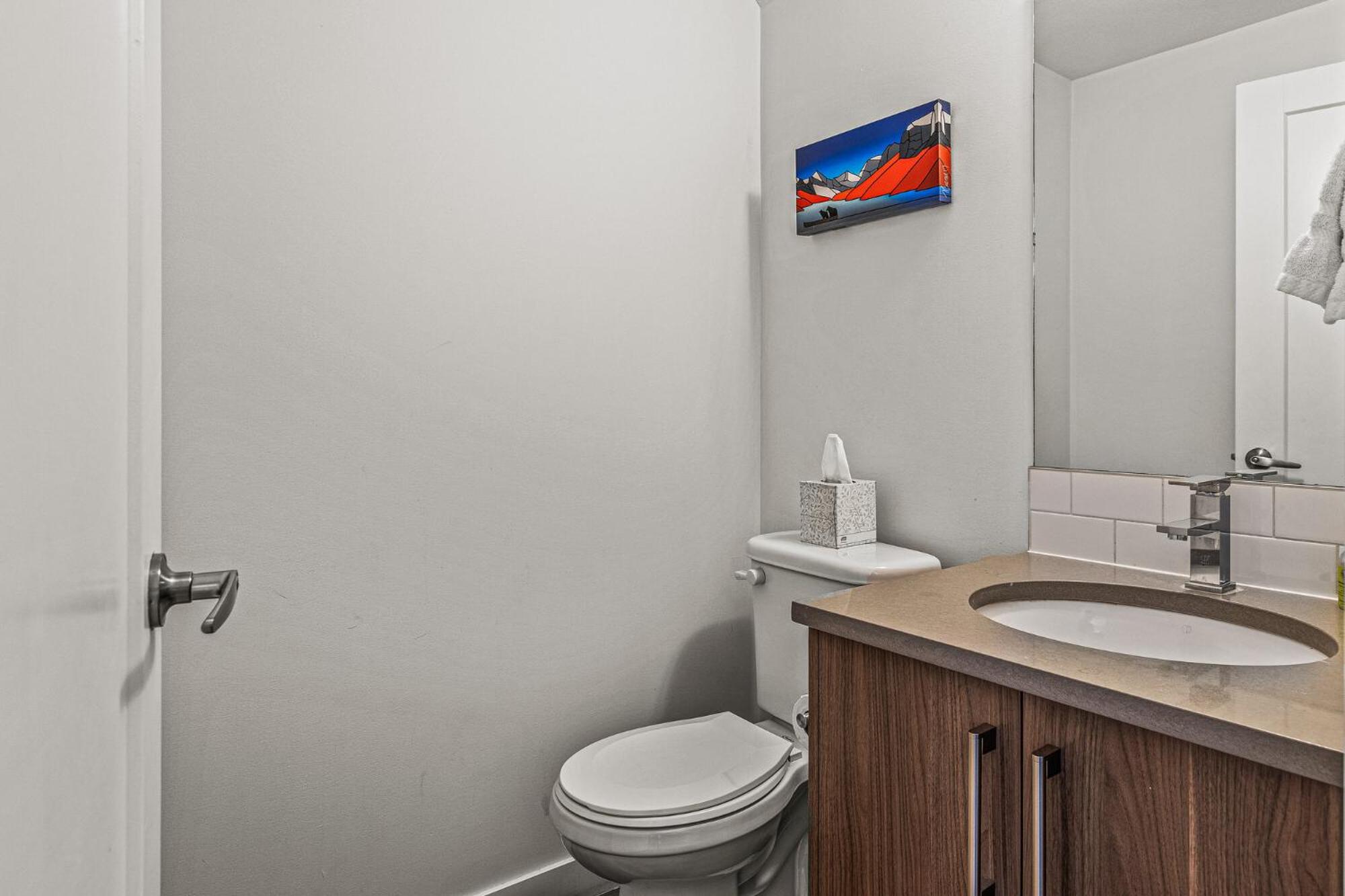 Three-Bedroom Apartment - Self Check-In  photo 2