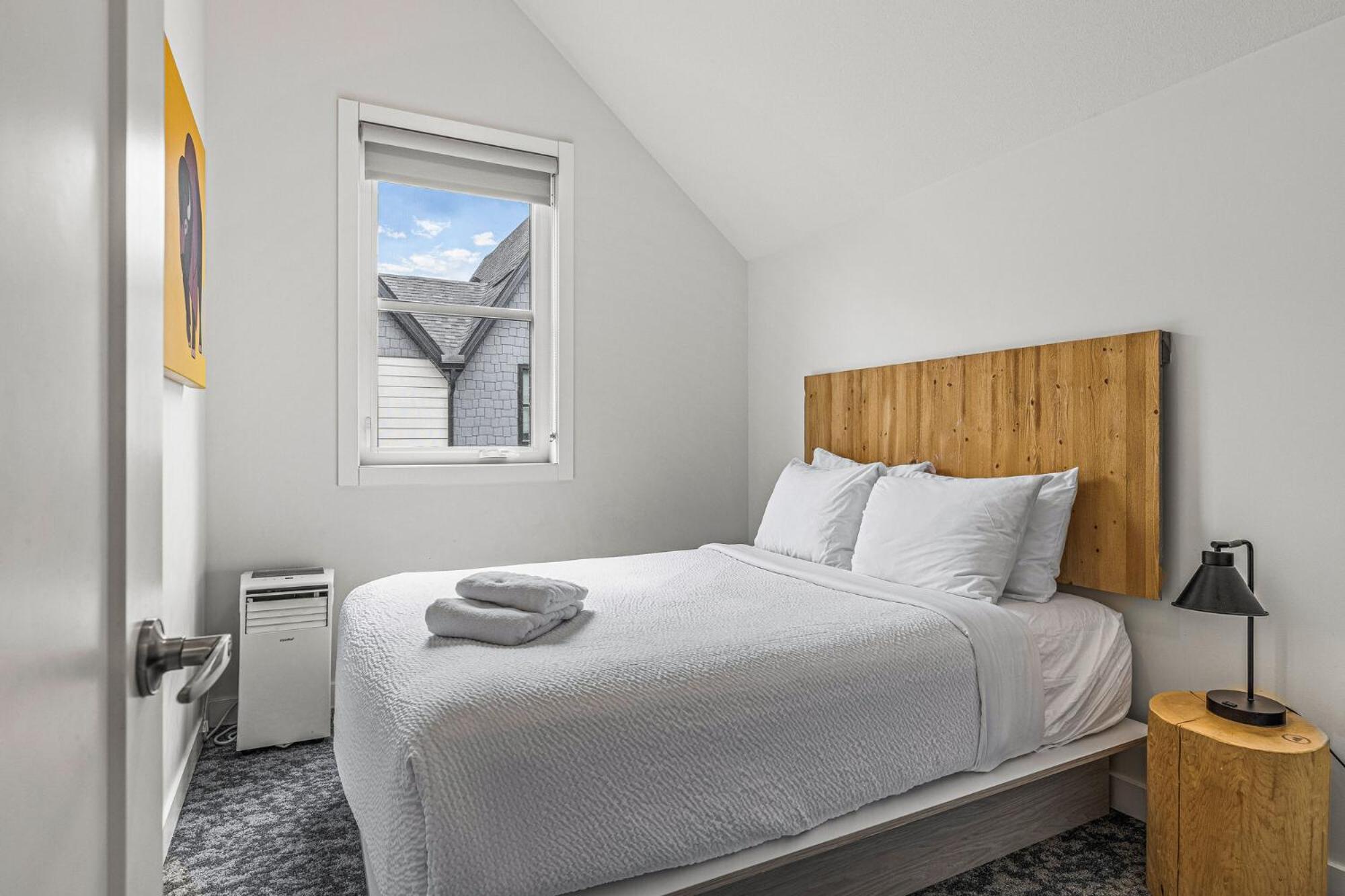 Three-Bedroom Apartment - Self Check-In  photo 1