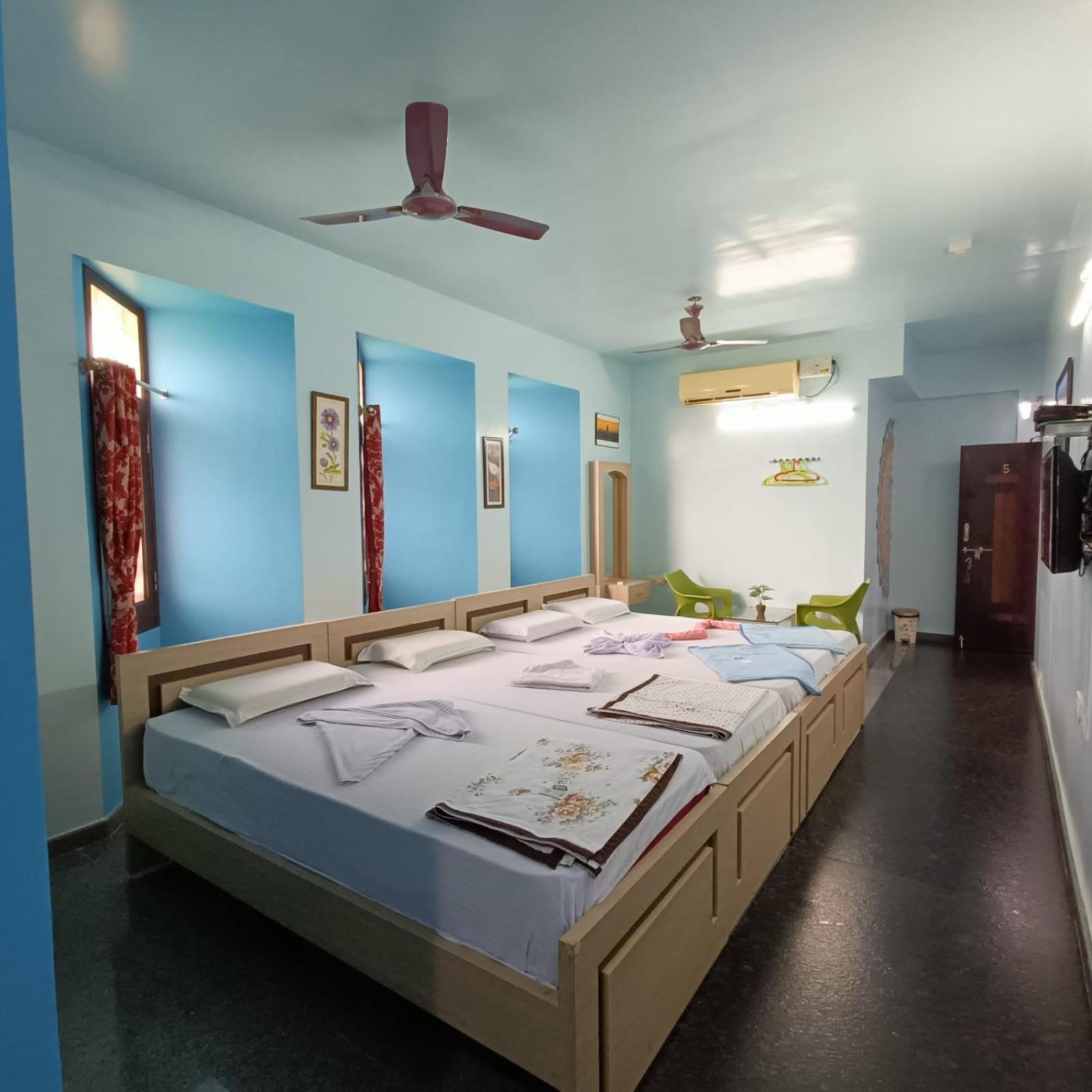 Deluxe Family Suite