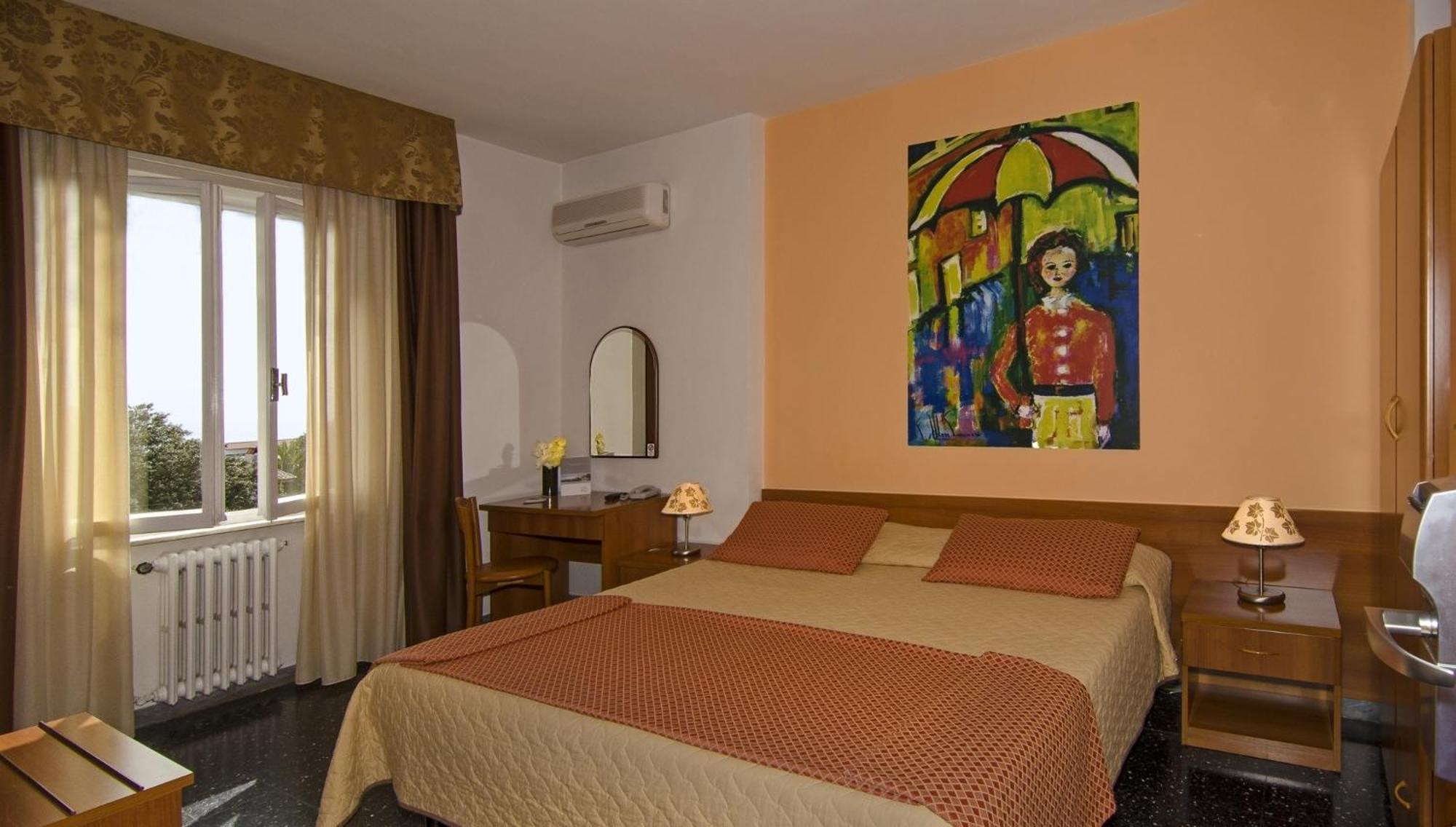 Double or Twin Room - Photo 1
