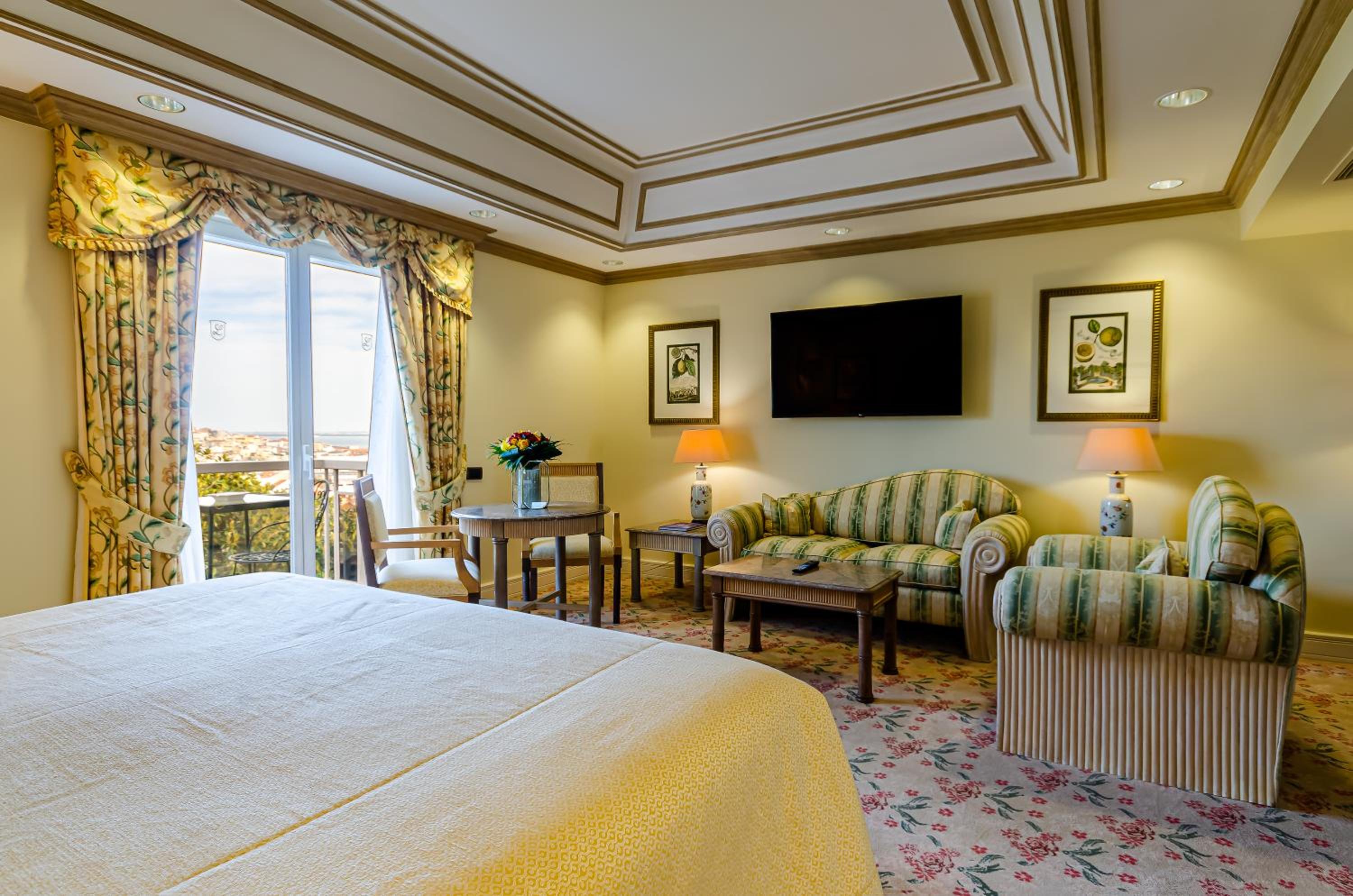 Palace Deluxe Room - Photo 18