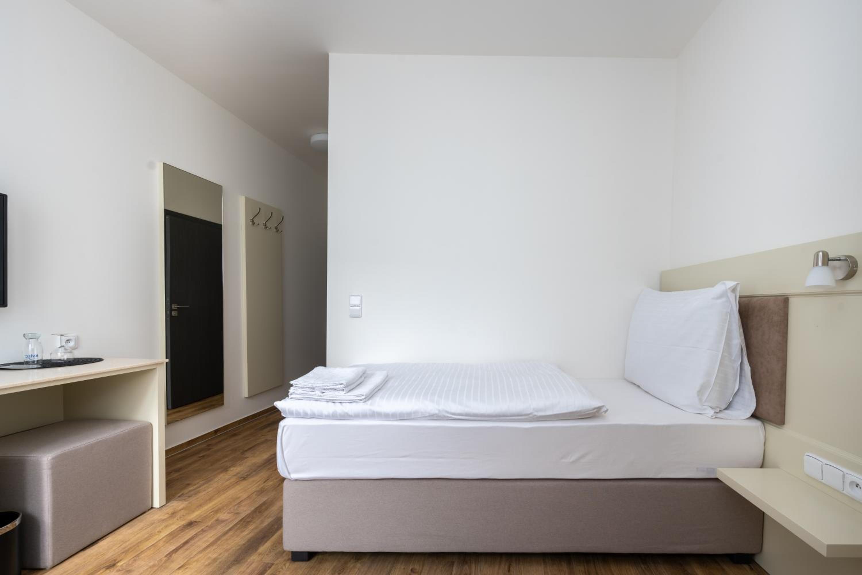 Single Room photo 2