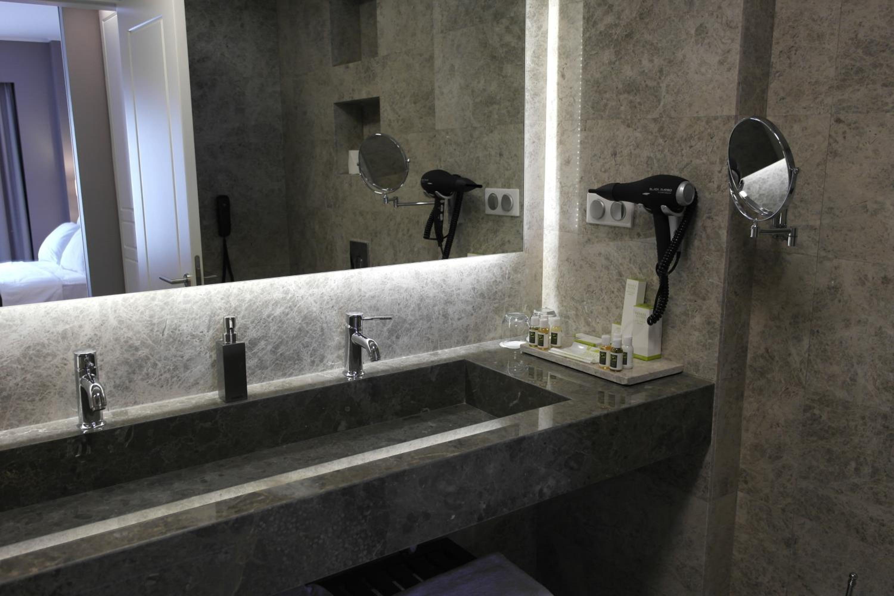 Deluxe Club Room with Kitchenette photo 3