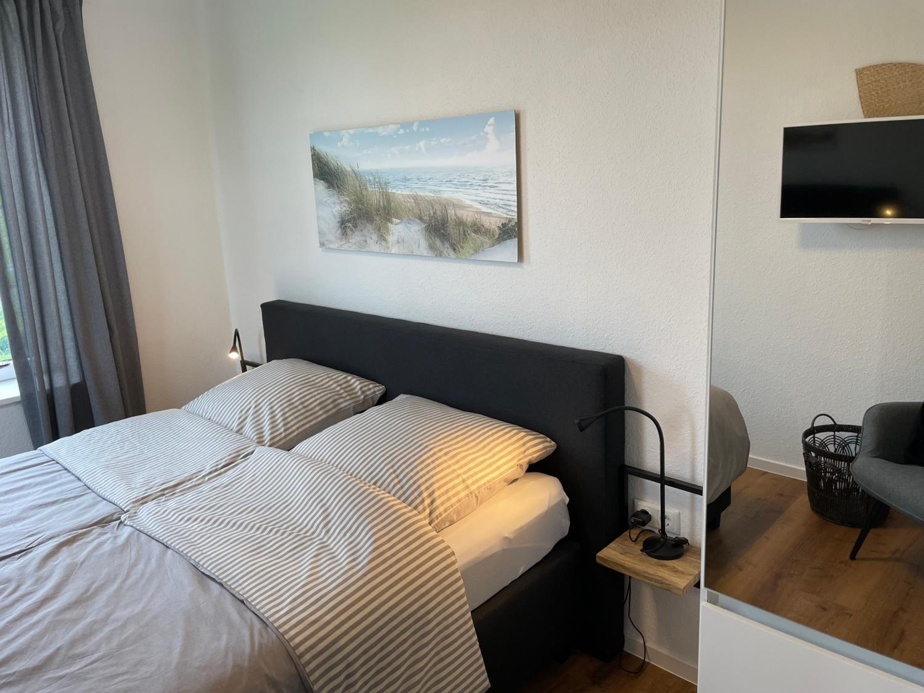 One-Bedroom Apartment photo 1