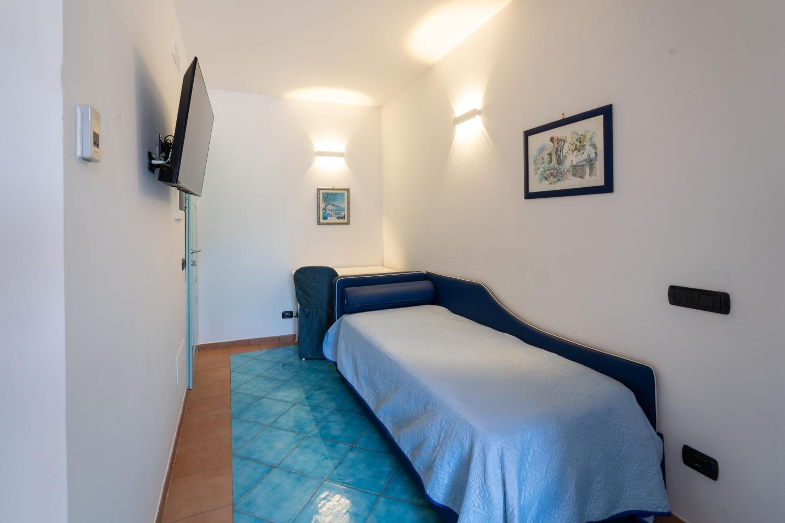 Deluxe Triple Room with Sea View photo 2