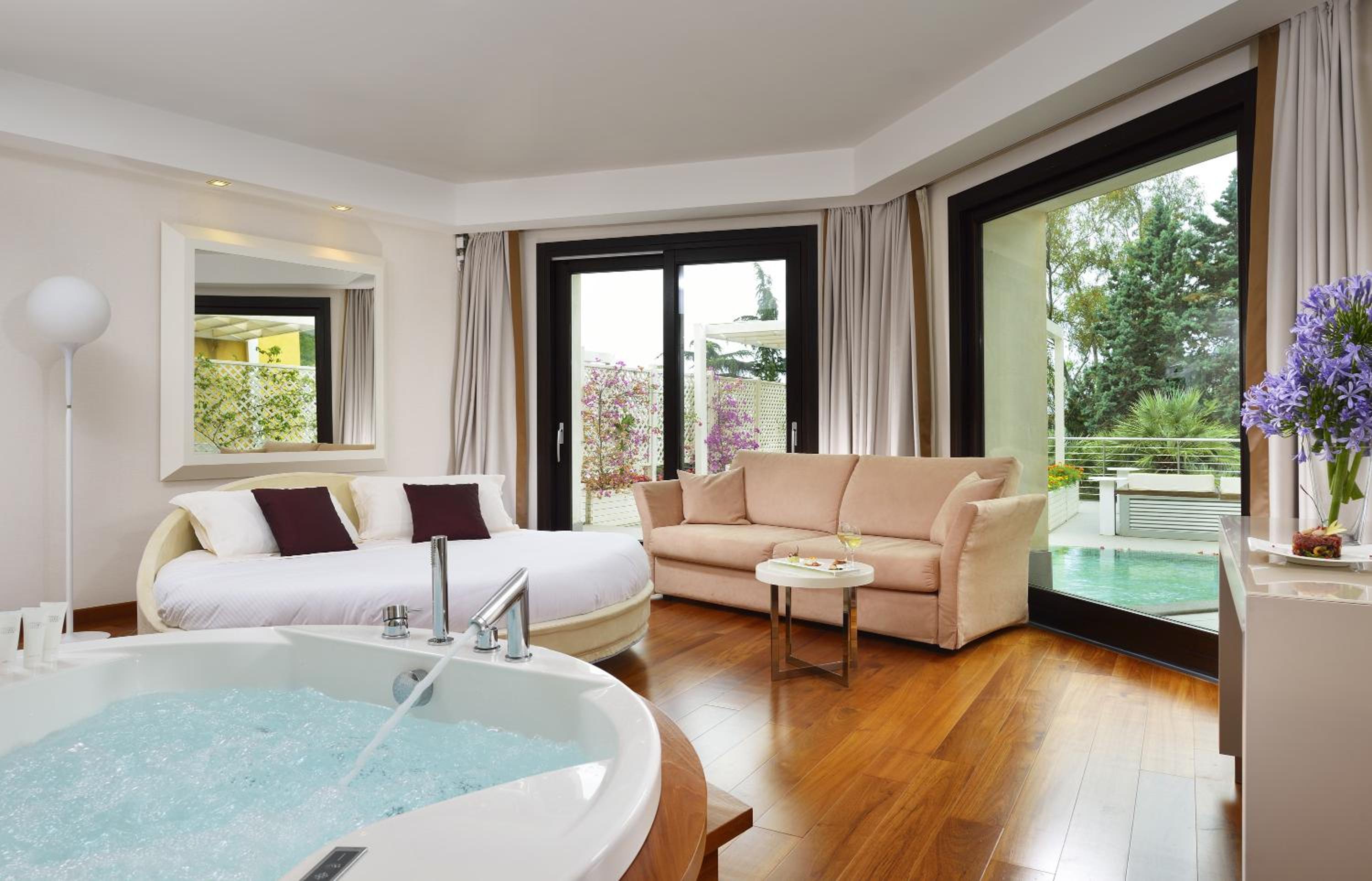 Paradiso Suite photo 1