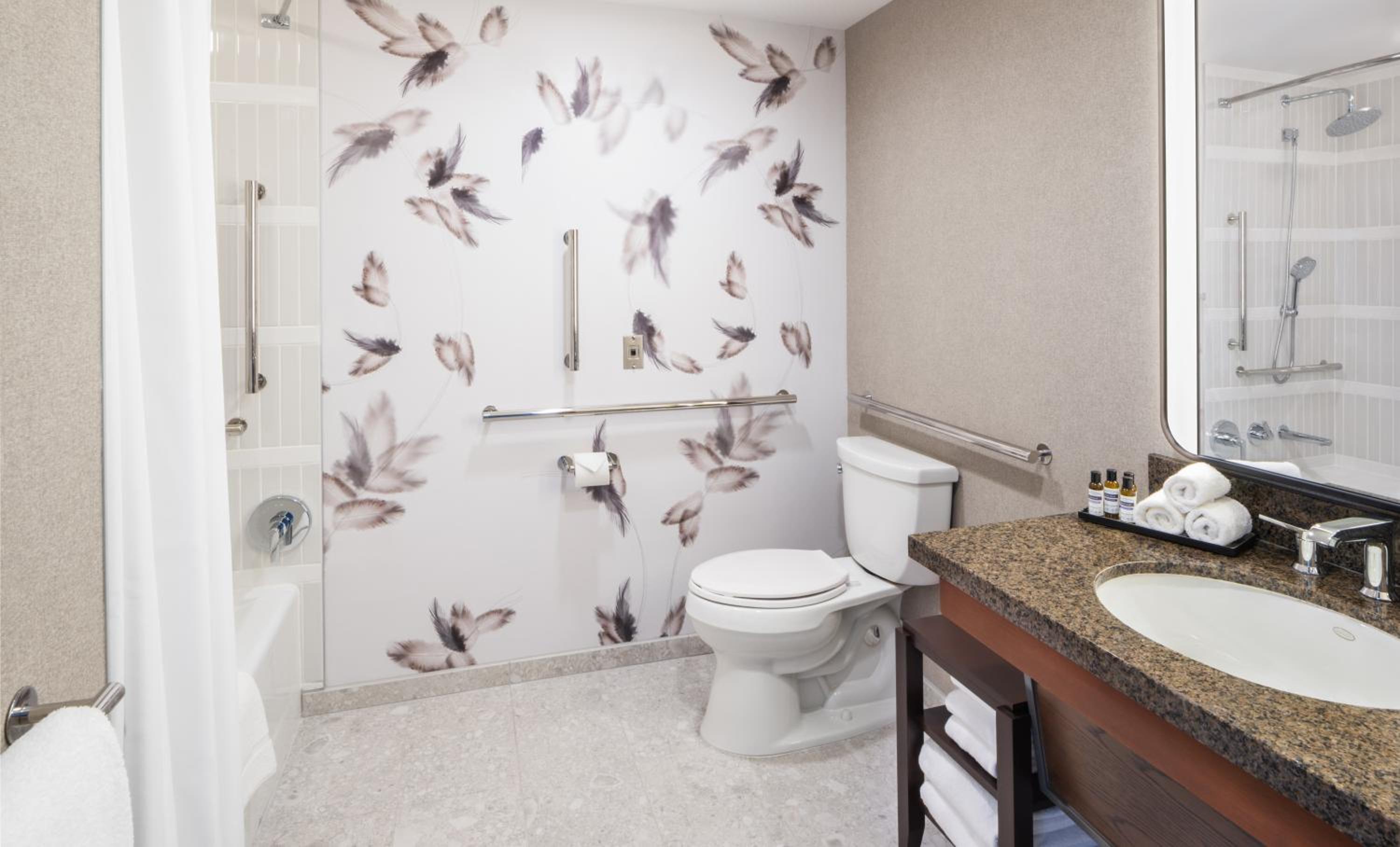 King Room with Accessible Tub - Photo 5