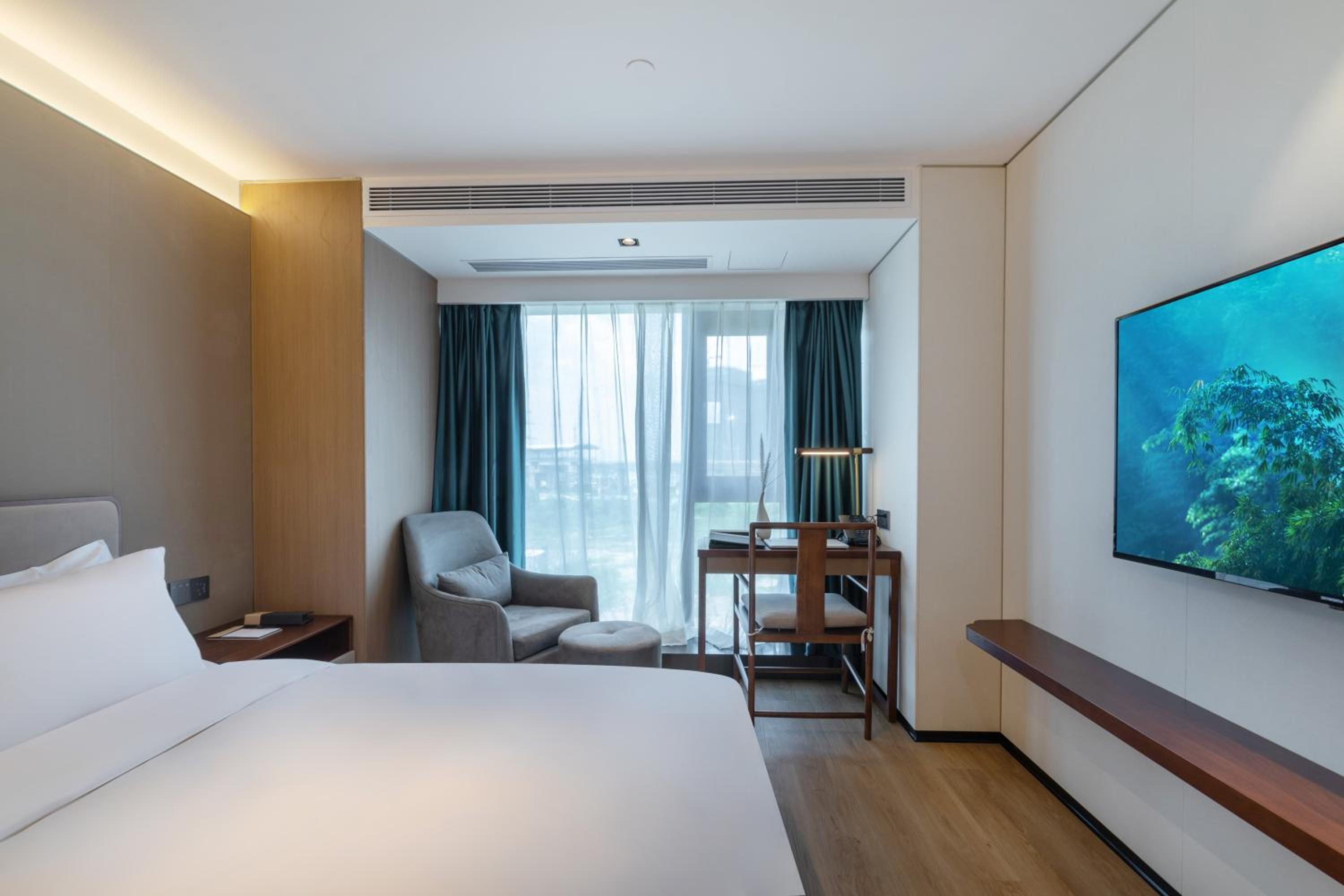Premium Queen Room photo 3